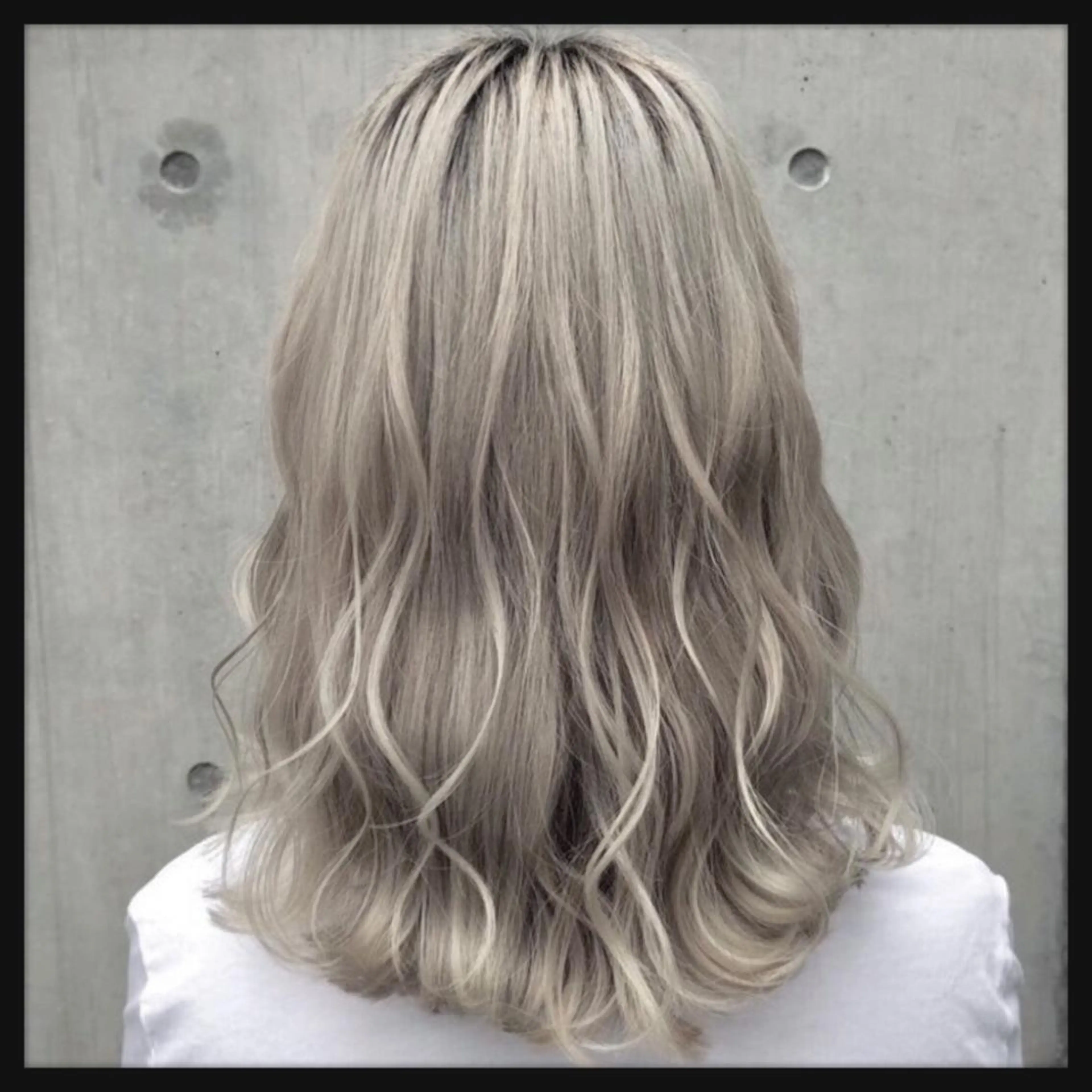 ミディアム カラー パーマ ヘアアレンジ メンズ キッズ ネイル マツエク・マツパ アイブロウ ヘアカラー トリートメント ヘアセット 🍁髪質改善🉐割✨ 🤎“ever”🤎のヘアスタイル