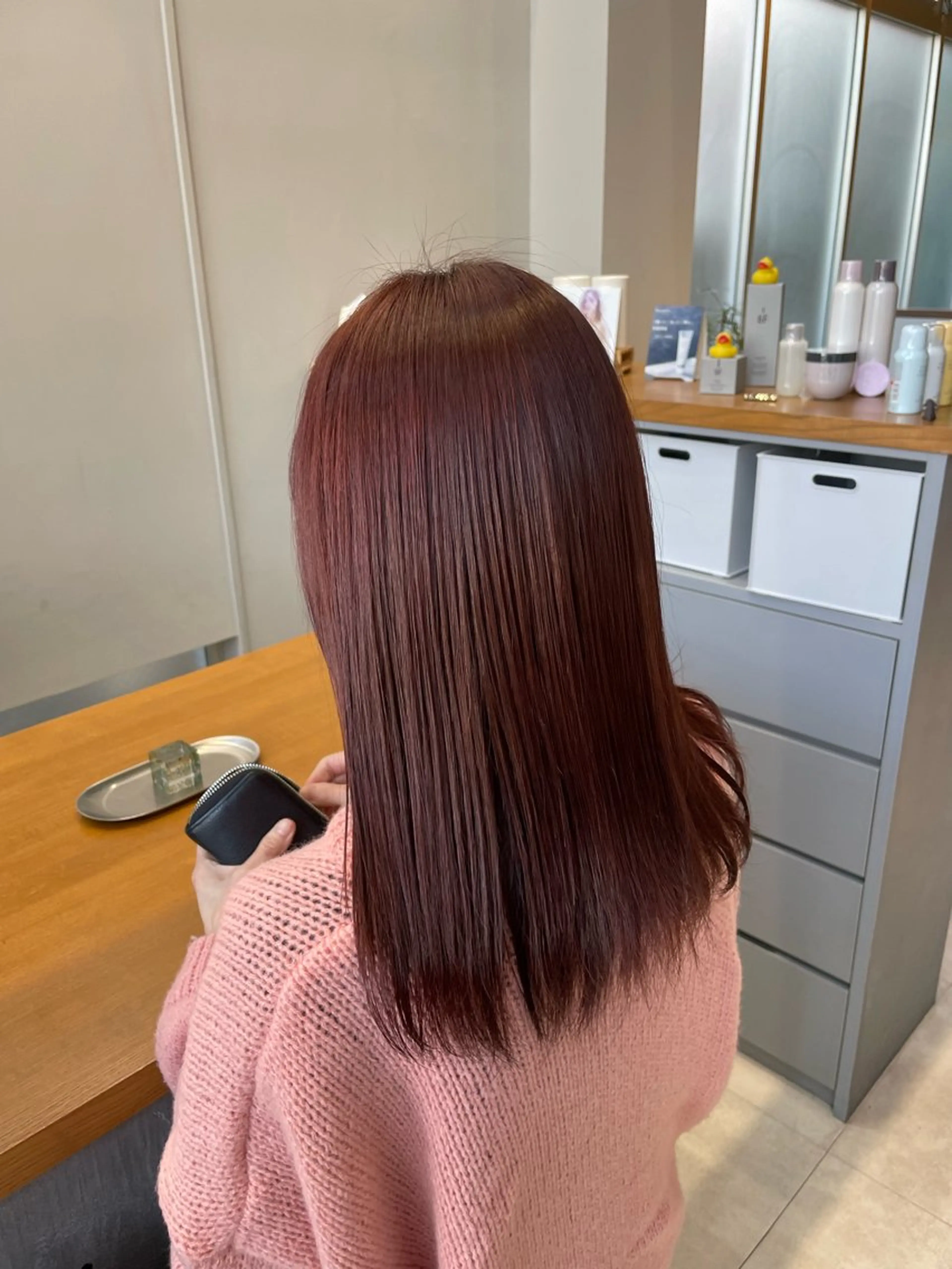 ロング カラー レッドカラー カット ヘアカラー エマ ピボット 中川店所属・富原崇太/透明感カラ ー/切りっぱなしボブのヘアスタイル