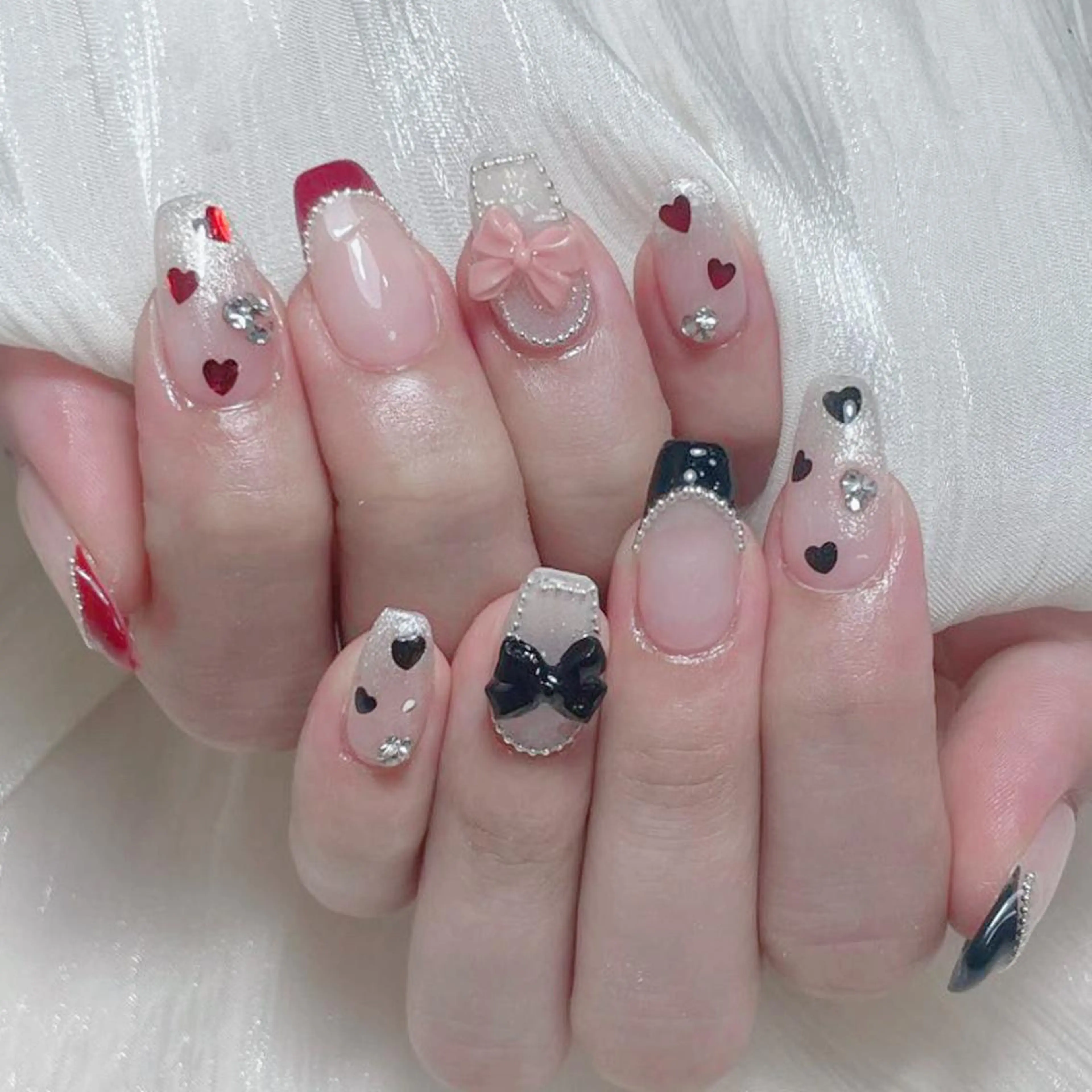 ネイル アートネイル オーロラネイル ガーリー キラキラネイル 韓国ネイル Diamond NAIL✨のネイルデザイン