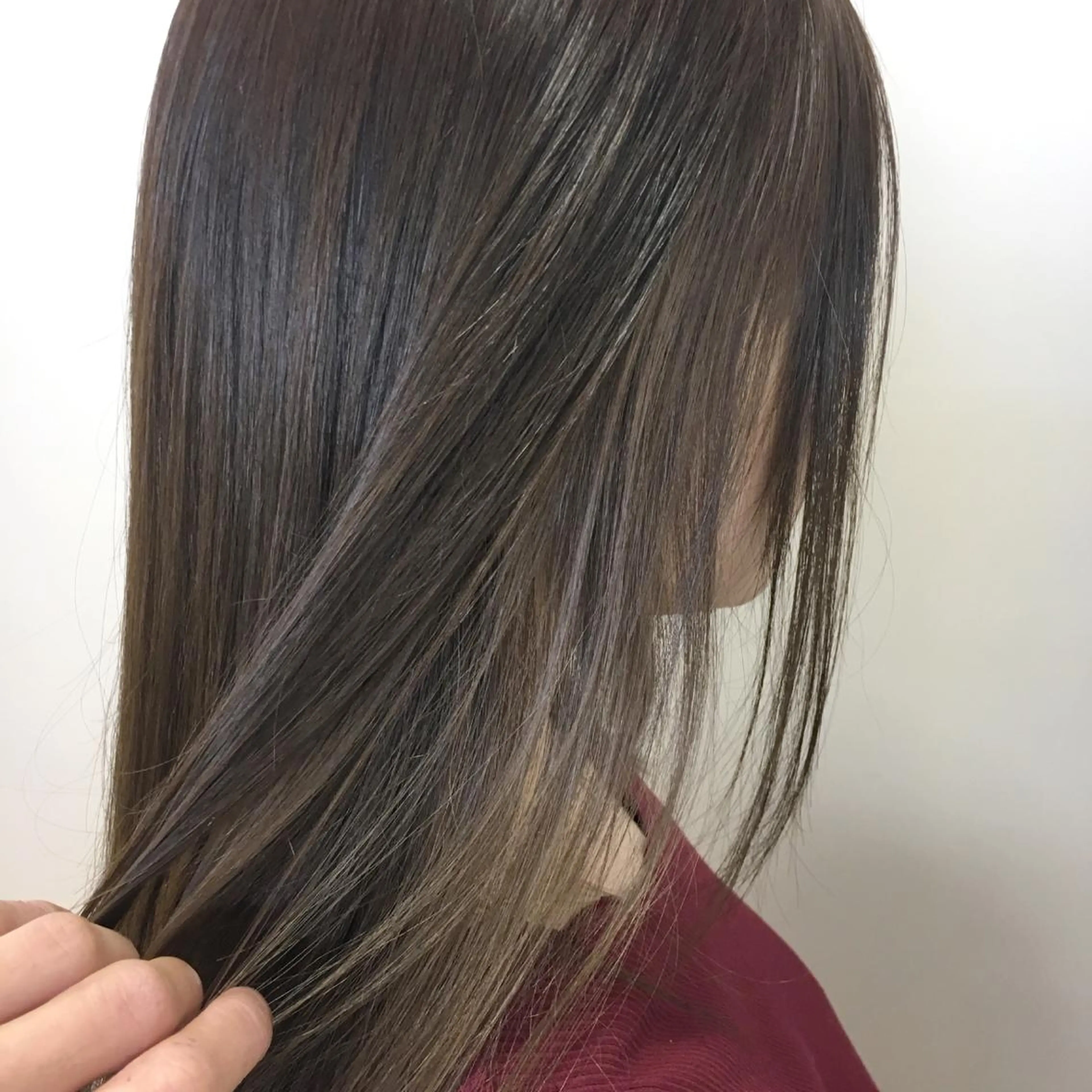 ミディアム カラー ベージュカラー インナーカラー ホワイトベージュ ヘアカラー 永井 大希のヘアスタイル