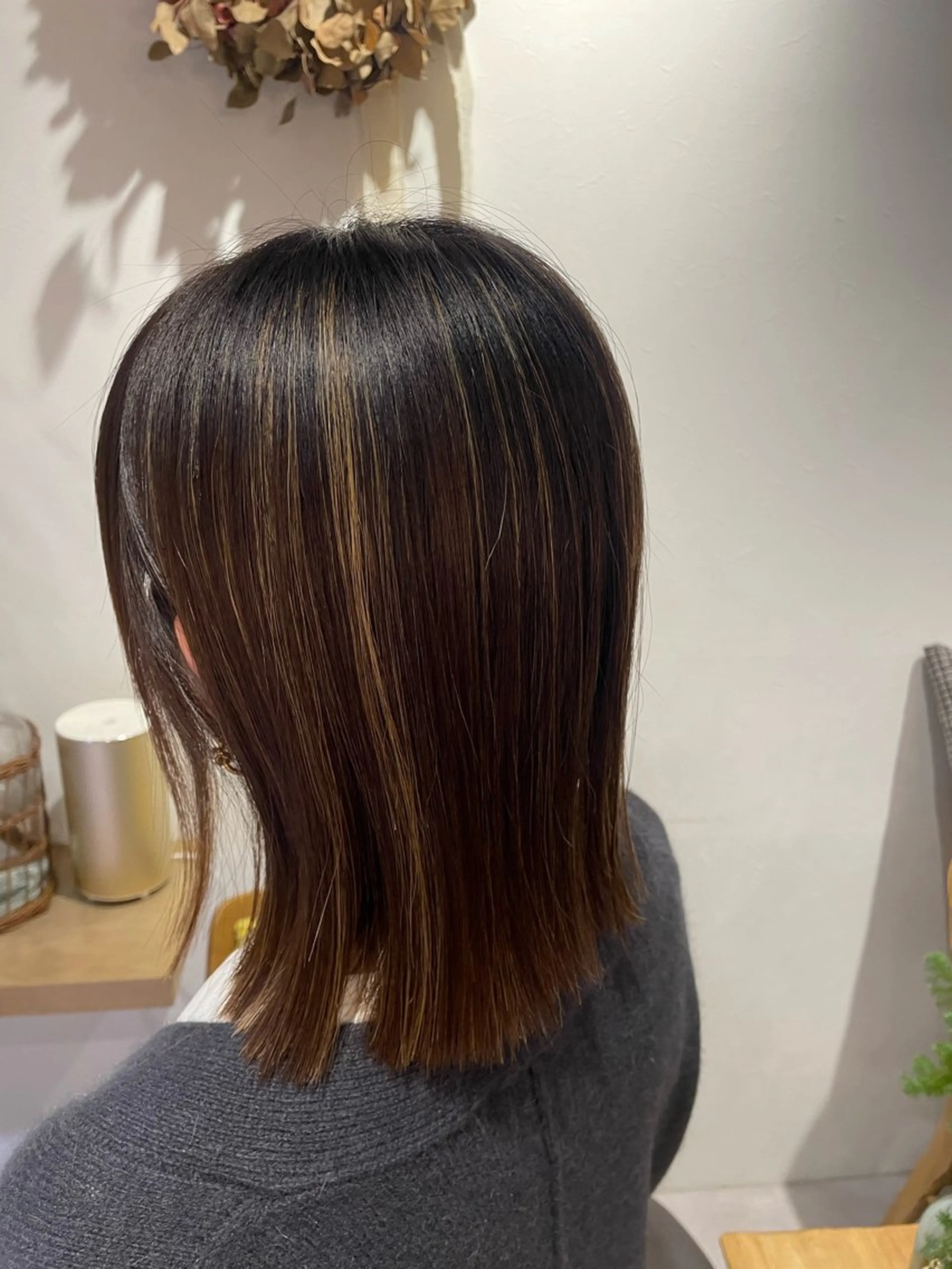 ミディアム 外ハネヘア cyan所属・あきば まゆのヘアスタイル