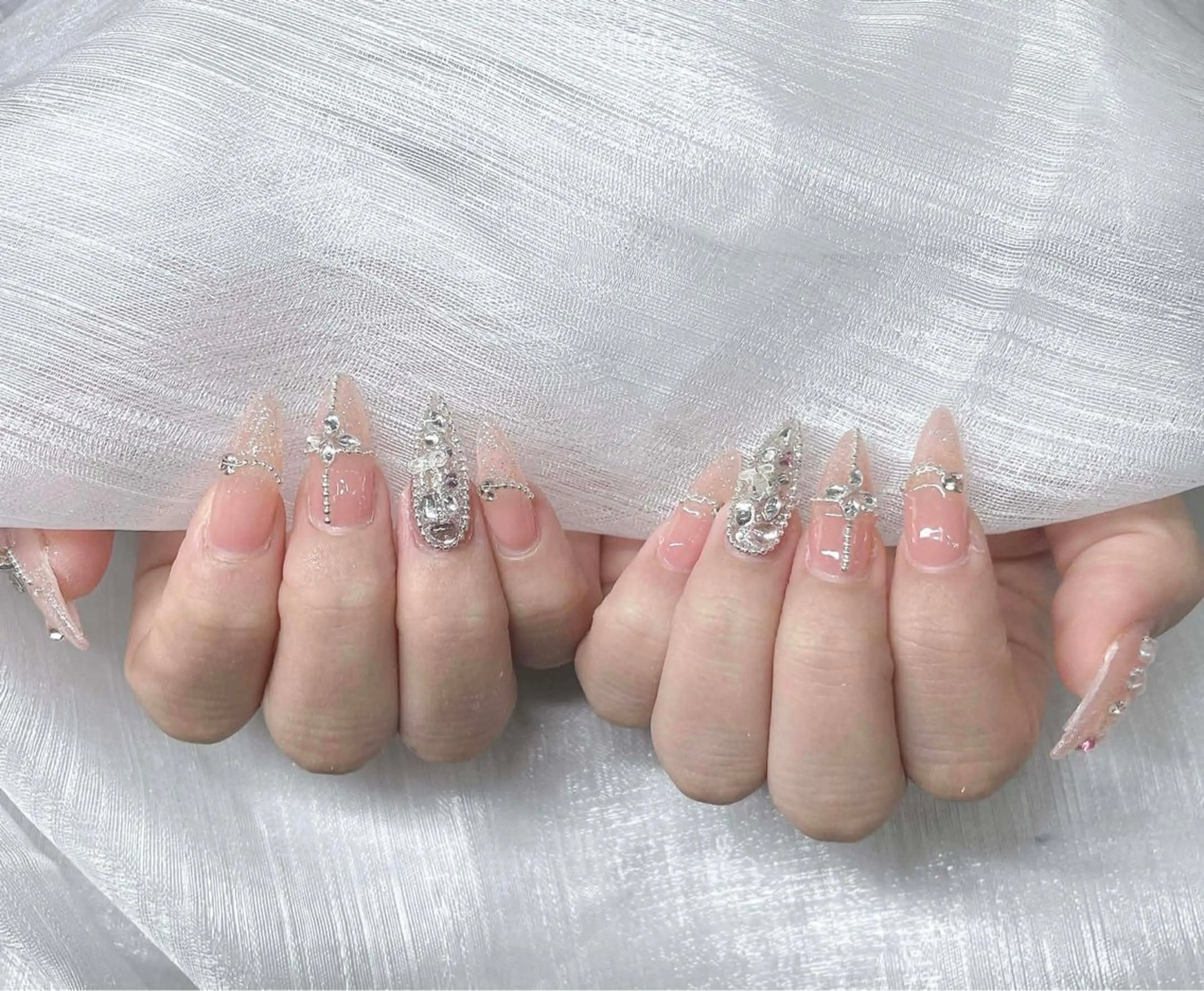 ネイル 長さ出し グラデーション 卒業式 キラキラネイル マグネットネイル ハンドネイル Lee Nailsのネイルデザイン