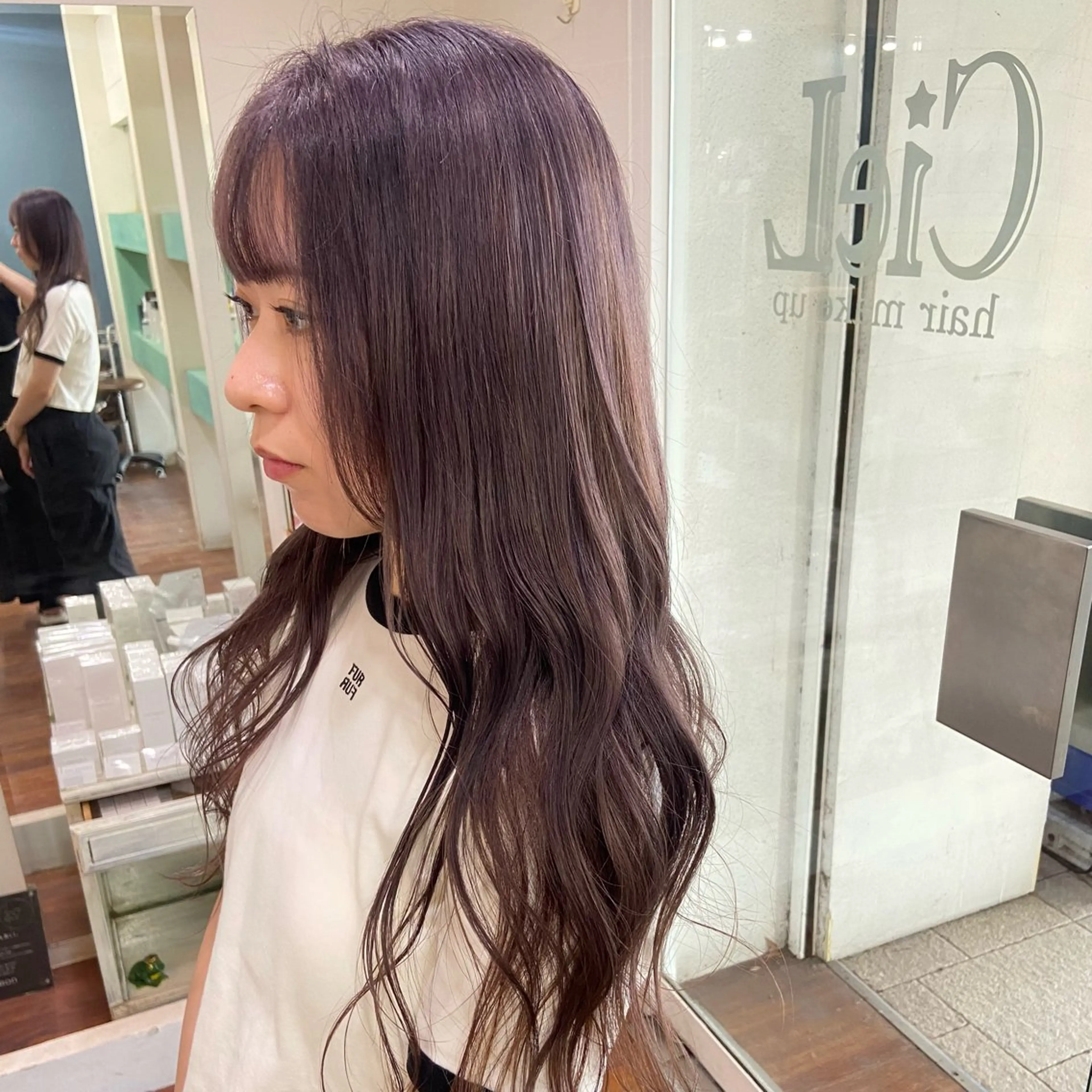 ロング カラー グレージュ ラベンダーカラー ラベンダーグレージュ ラベンダーグレー カット ヘアカラー トリートメント 伏見稲荷/髪質改善/ ブリーチ/西川奈穂のヘアスタイル