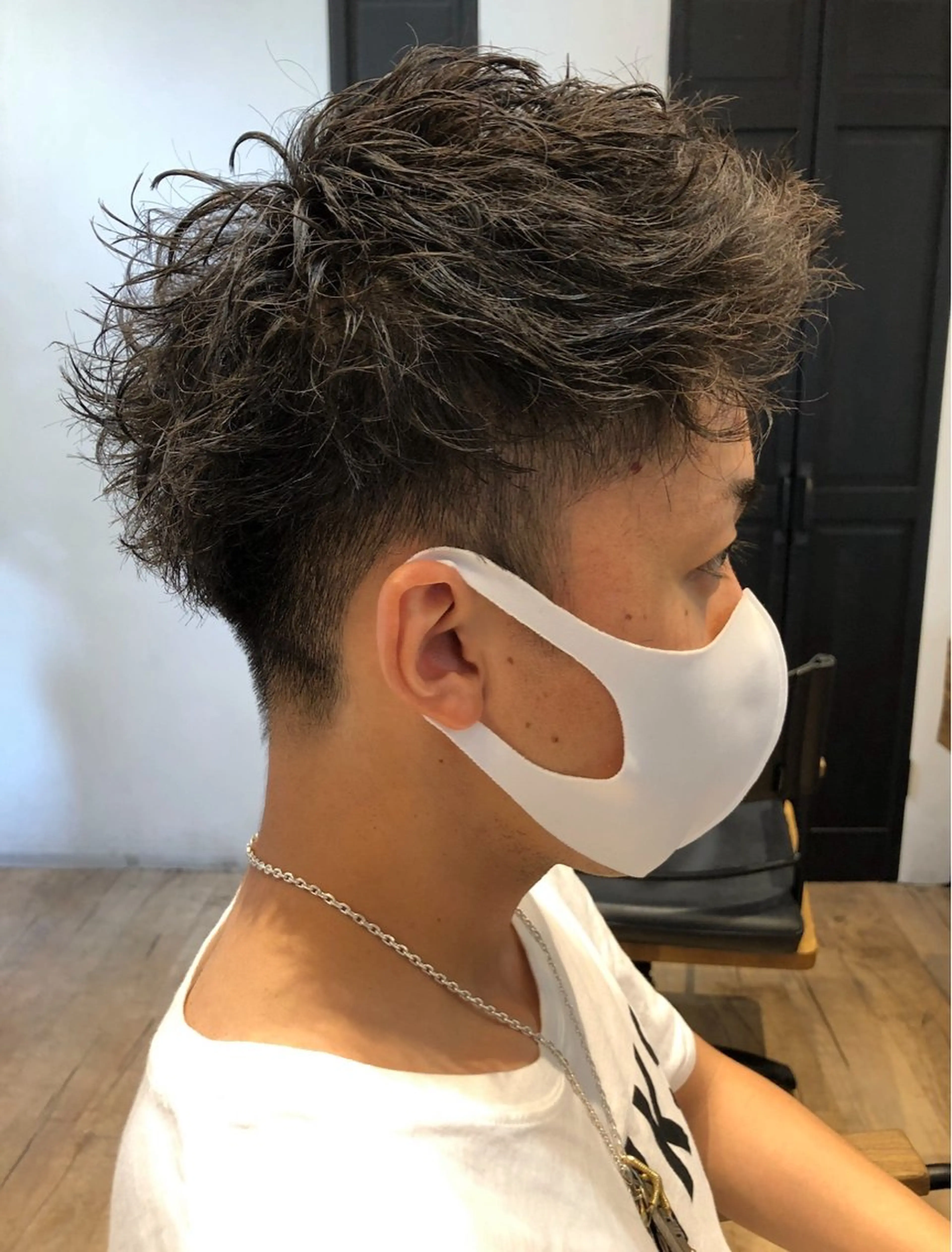 ショート パーマ メンズ ビジネス センターパート フェードカット メンズ韓国風 マッシュ カット パーマ トリートメント ヘアセット amie高崎所属・高崎メンズパーマ 髪質改善TAKEのヘアスタイル