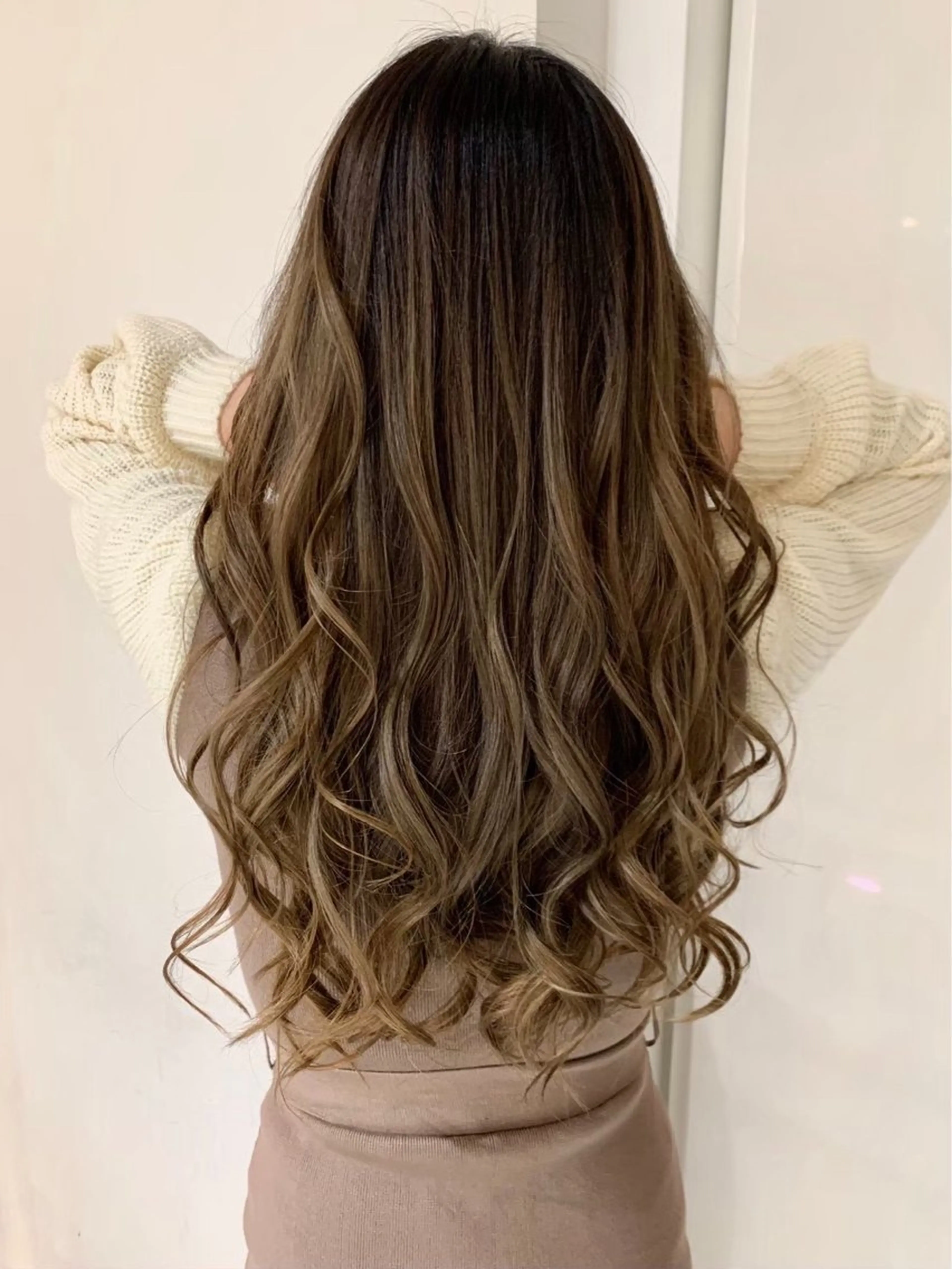 ロング 透明感ハイトーン カラー🦋🌧希咲のヘアスタイル