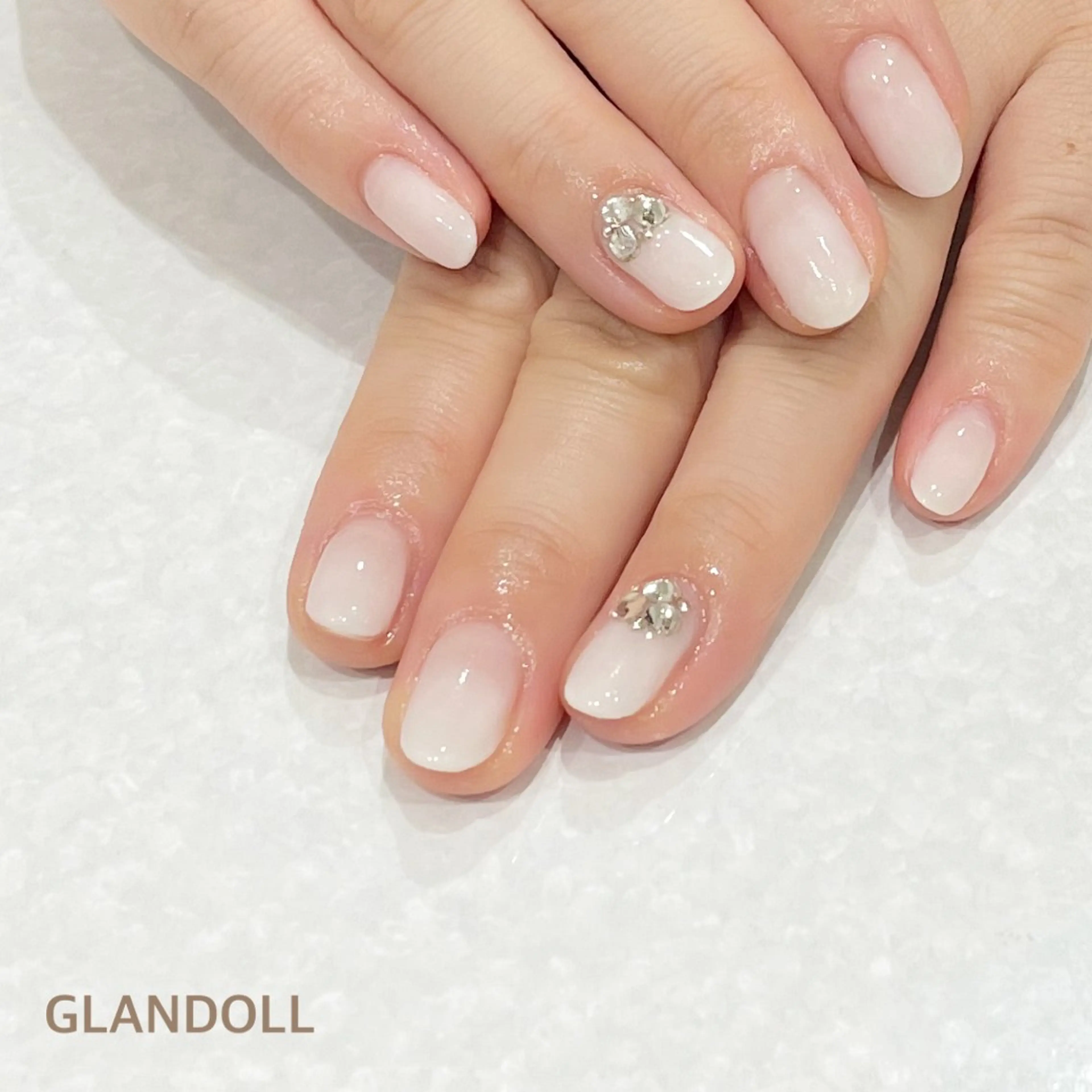 ネイル 持ち込み シンプルネイル ハンドネイル GLANDOLL YURIのネイルデザイン