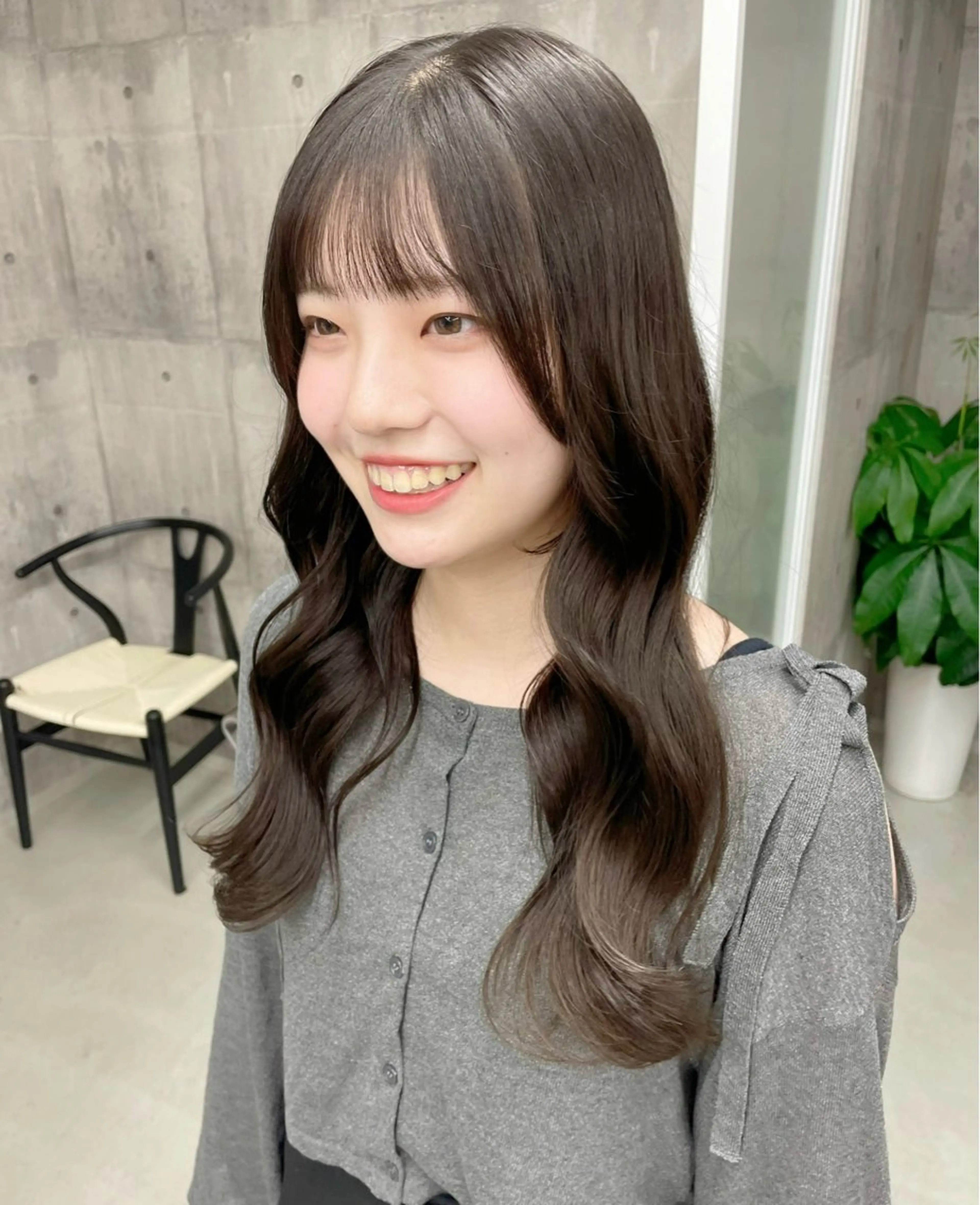 セミロング カラー カット ヘアカラー 錦 茉李のヘアスタイル