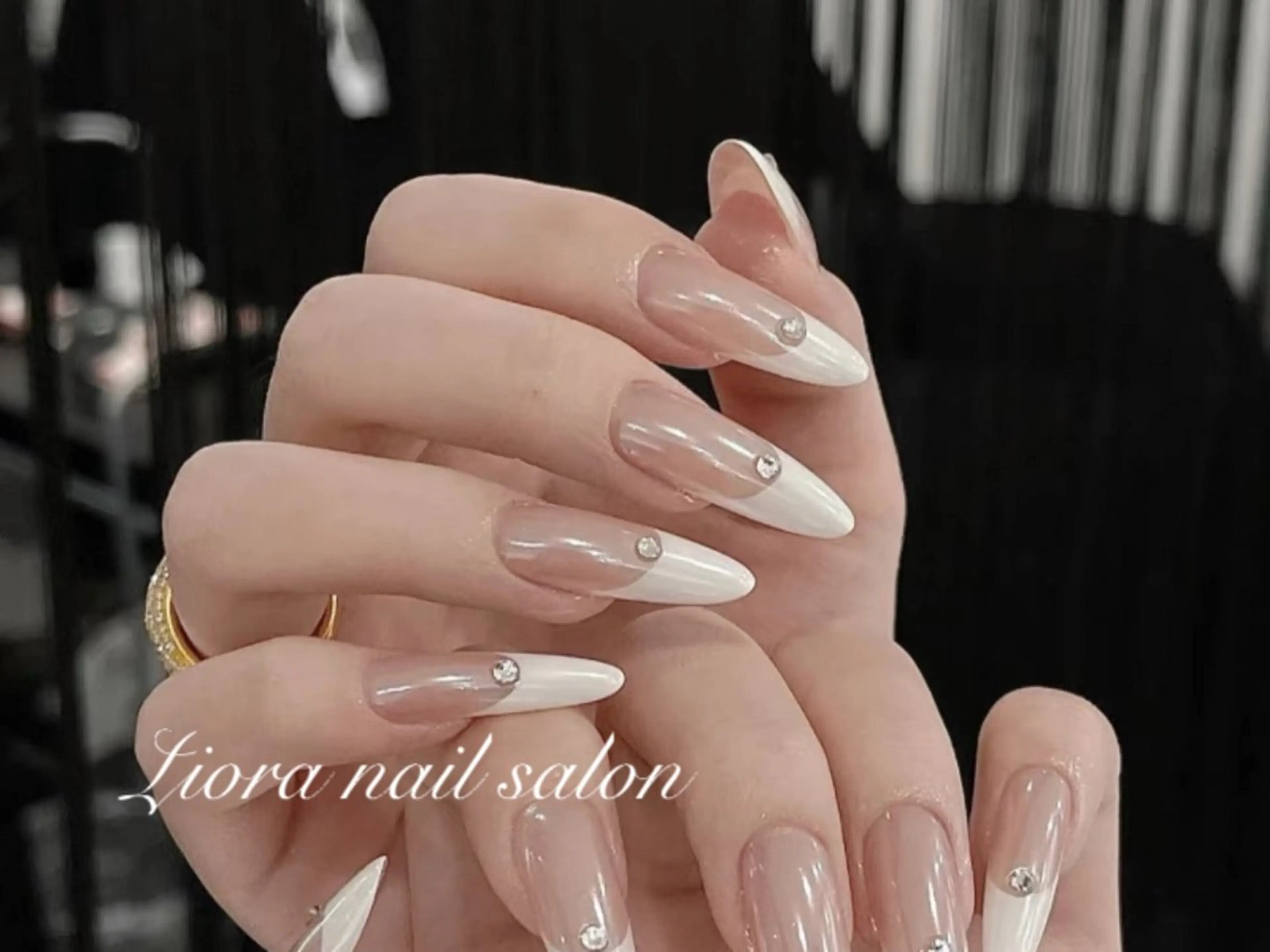 ネイル フレンチネイル ジェルネイル ガーリー グラデーション キラキラネイル ハンドネイル Liora ネイルサロン所属・Liora nail salonのネイルデザイン