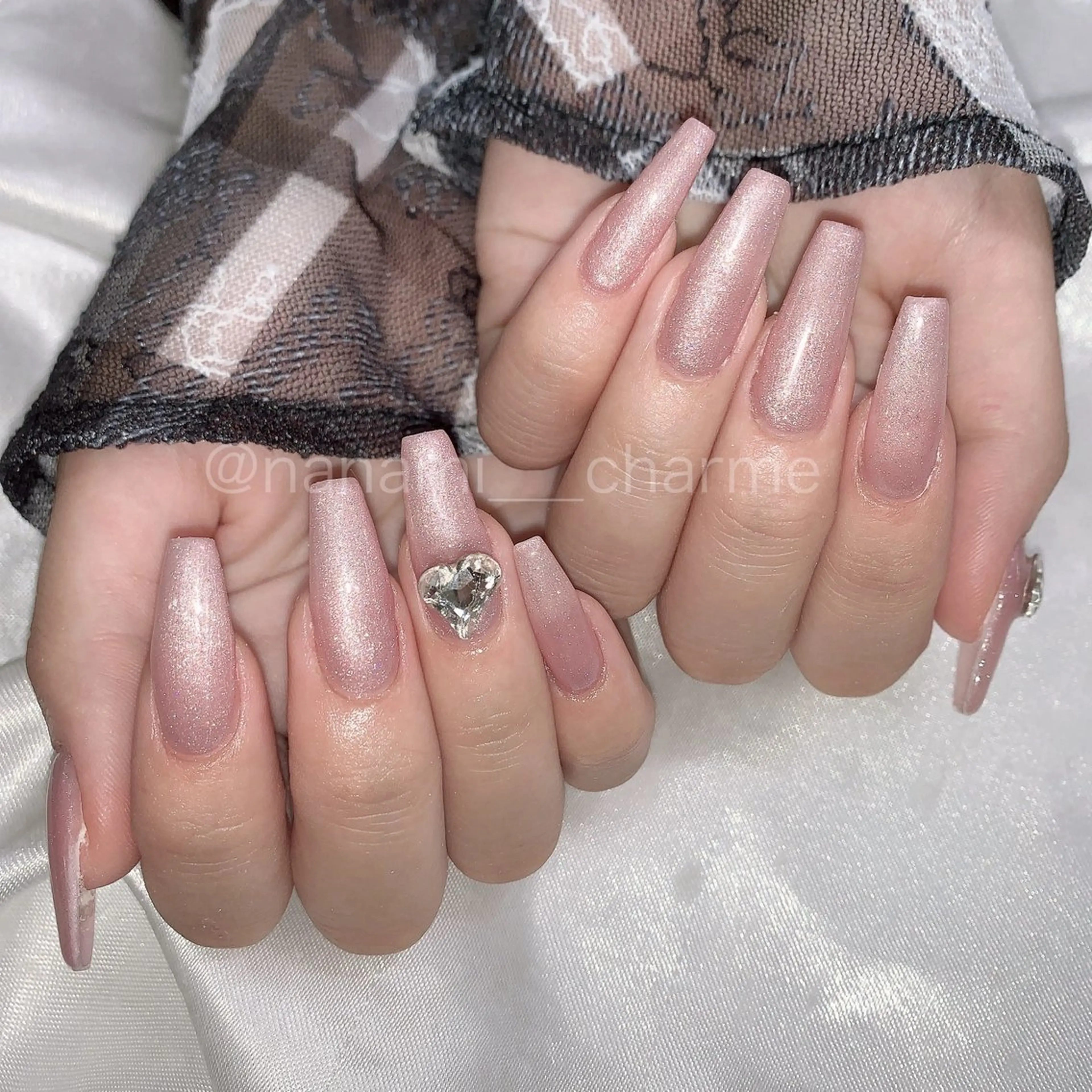 ネイル ハート ワンカラーネイル 黒江 菜々美のネイルデザイン