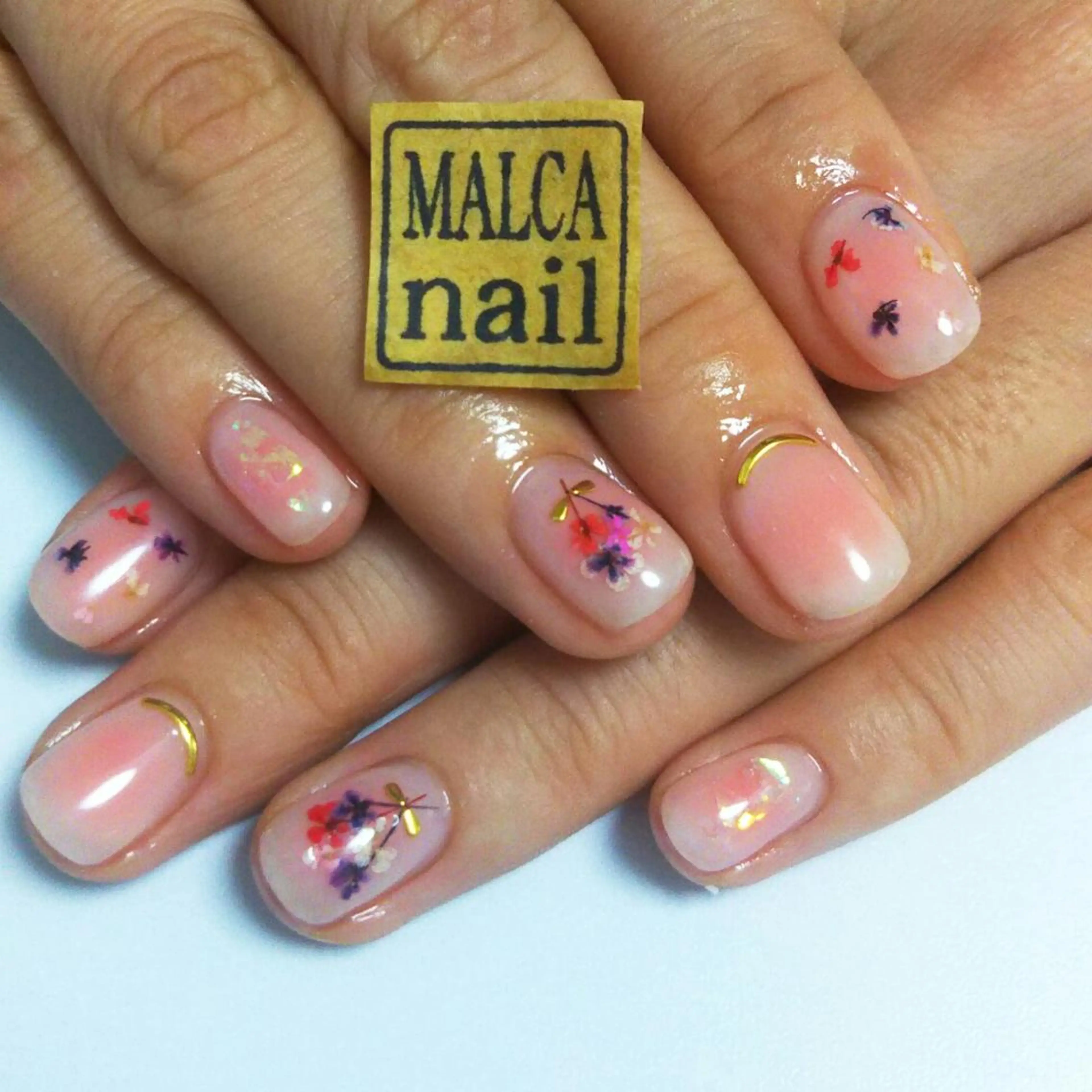 セミロング ヘアアレンジ パーマ ネイル キッズ マツエク・マツパ MALCAnail(マルカネイル)所属・荒木 莉奈のネイルデザイン