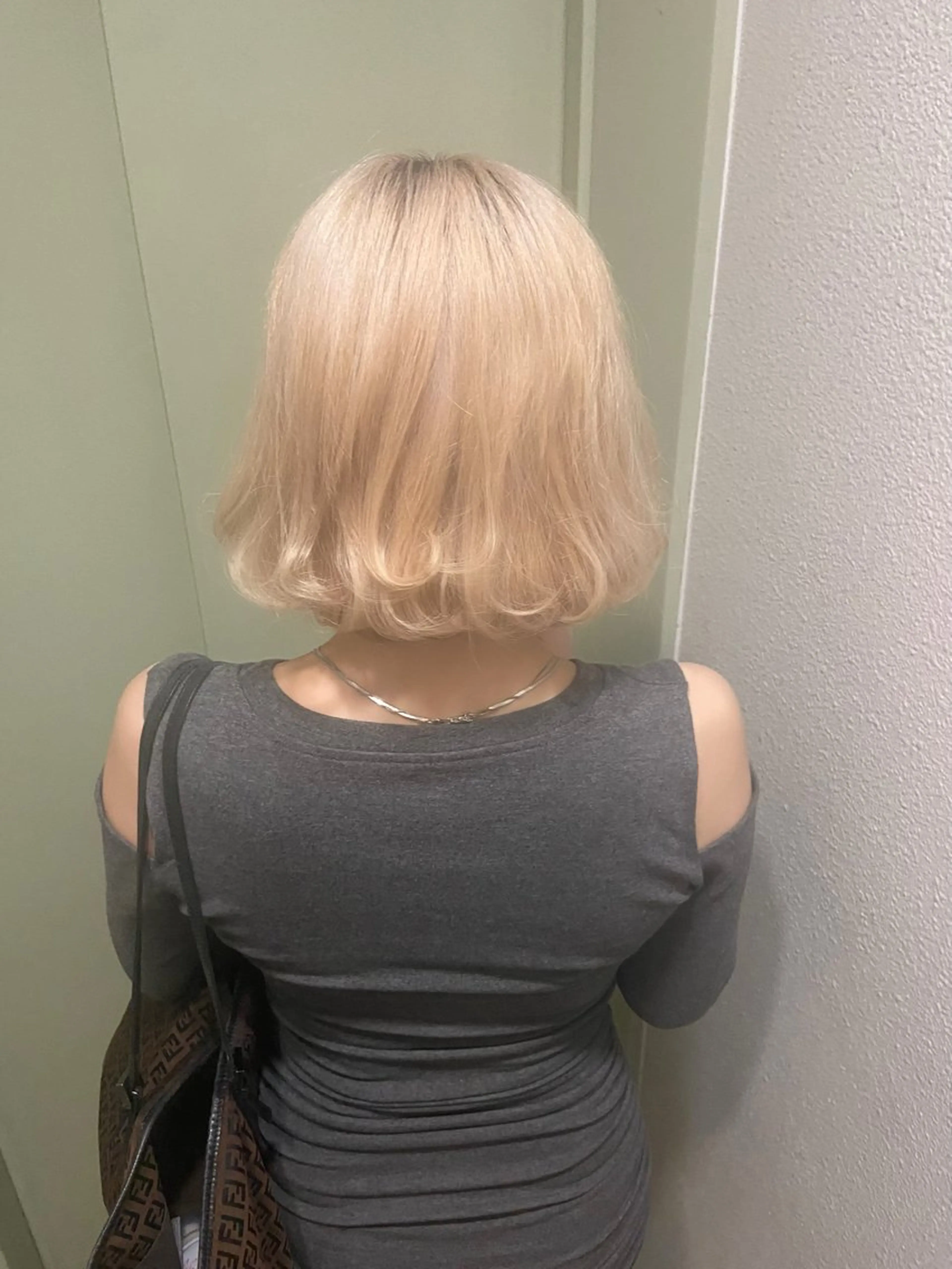 ミディアム カラー ヘアアレンジ 透明感カラー ハイトーンカラー ヘアカラー トリートメント girlyハイトーン /airi🍓🎀のヘアスタイル