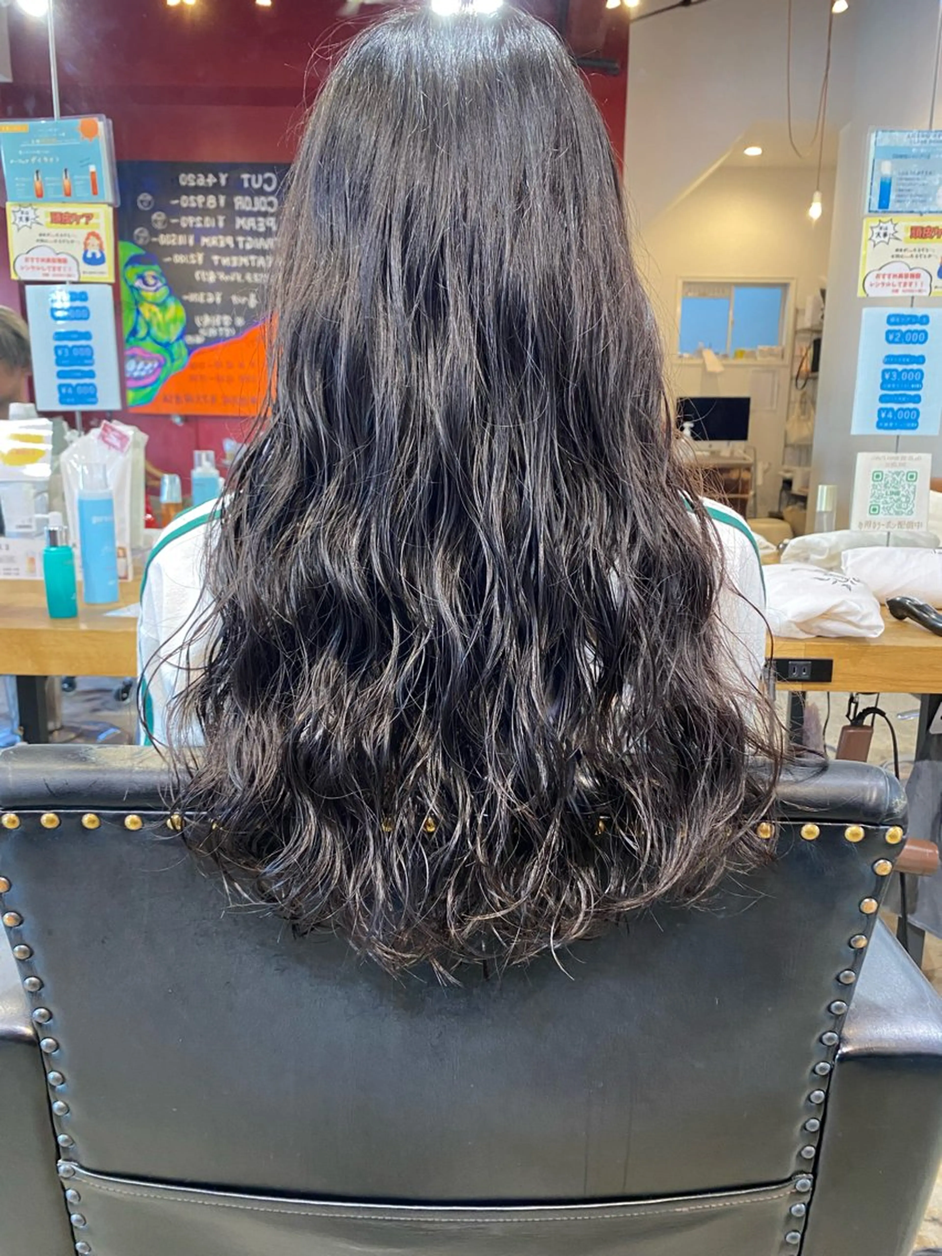 ロング パーマ 小日向 沙織のヘアスタイル