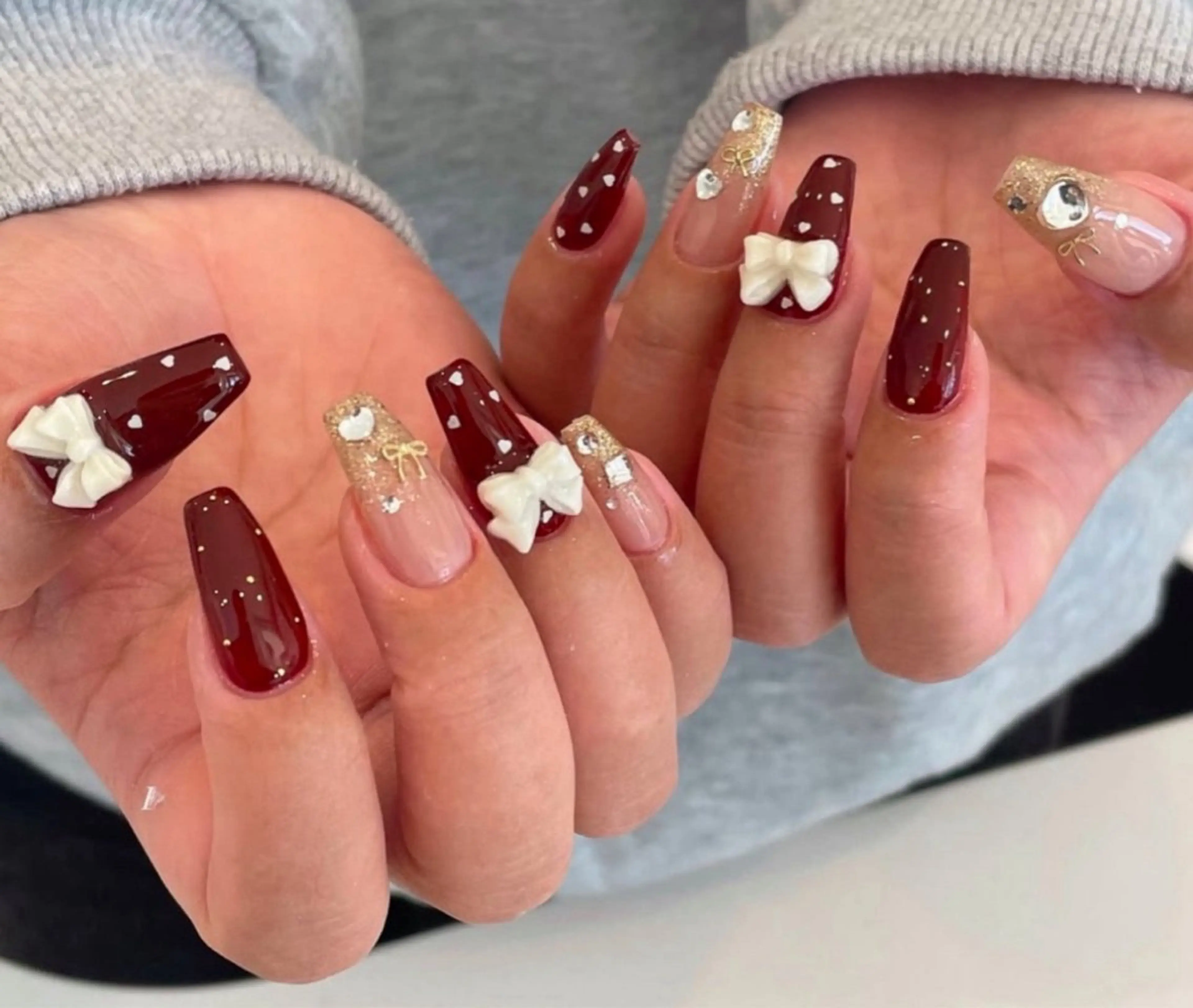 ネイル ボルドー チークネイル 成人式 フレンチネイル グラデーション ハンドネイル LynaOtsuka Nailのネイルデザイン