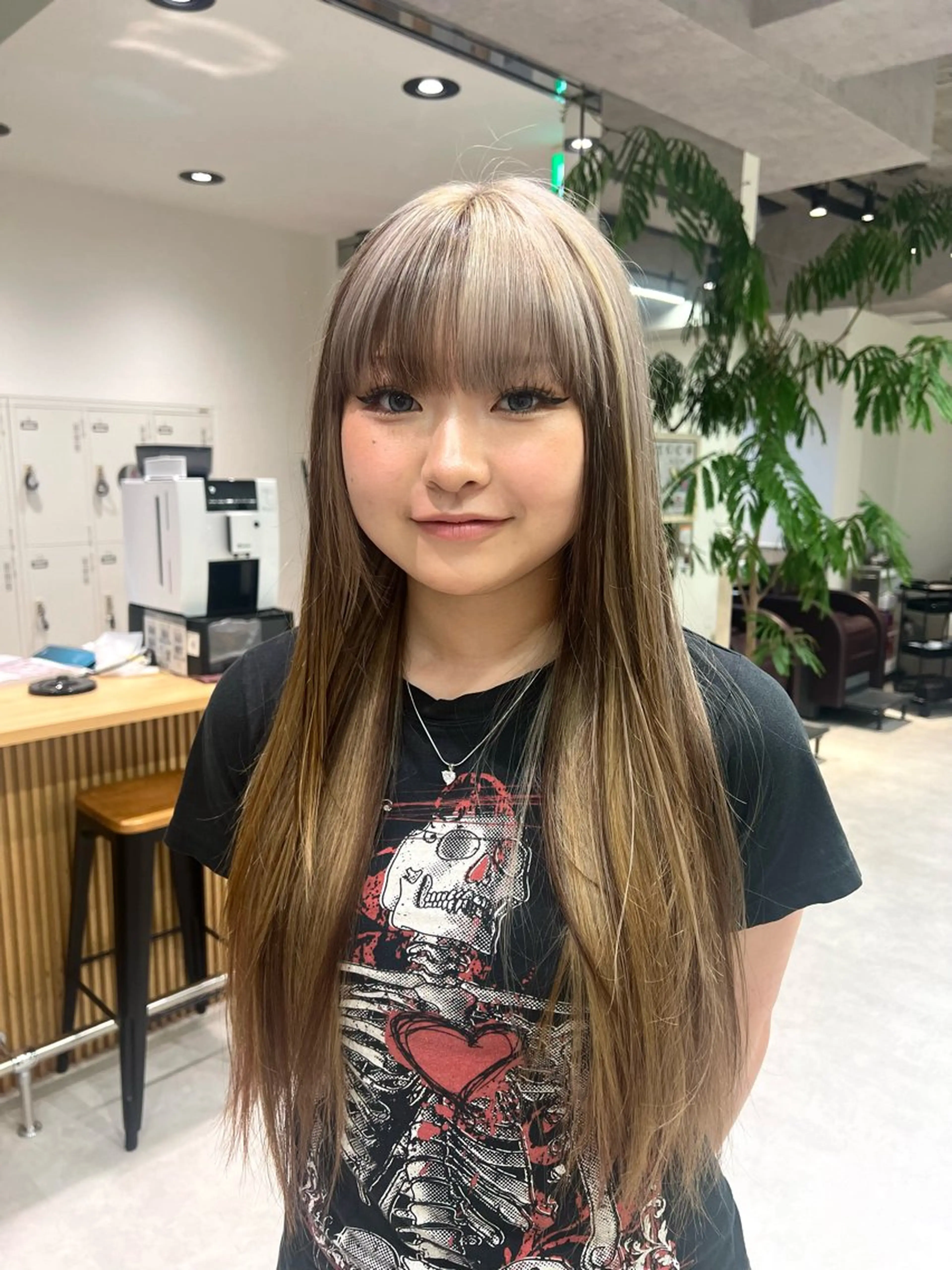 ロング カラー ヘアカラー トリートメント ダブルカラーブリーチ 髪質改善　縮毛矯正のヘアスタイル