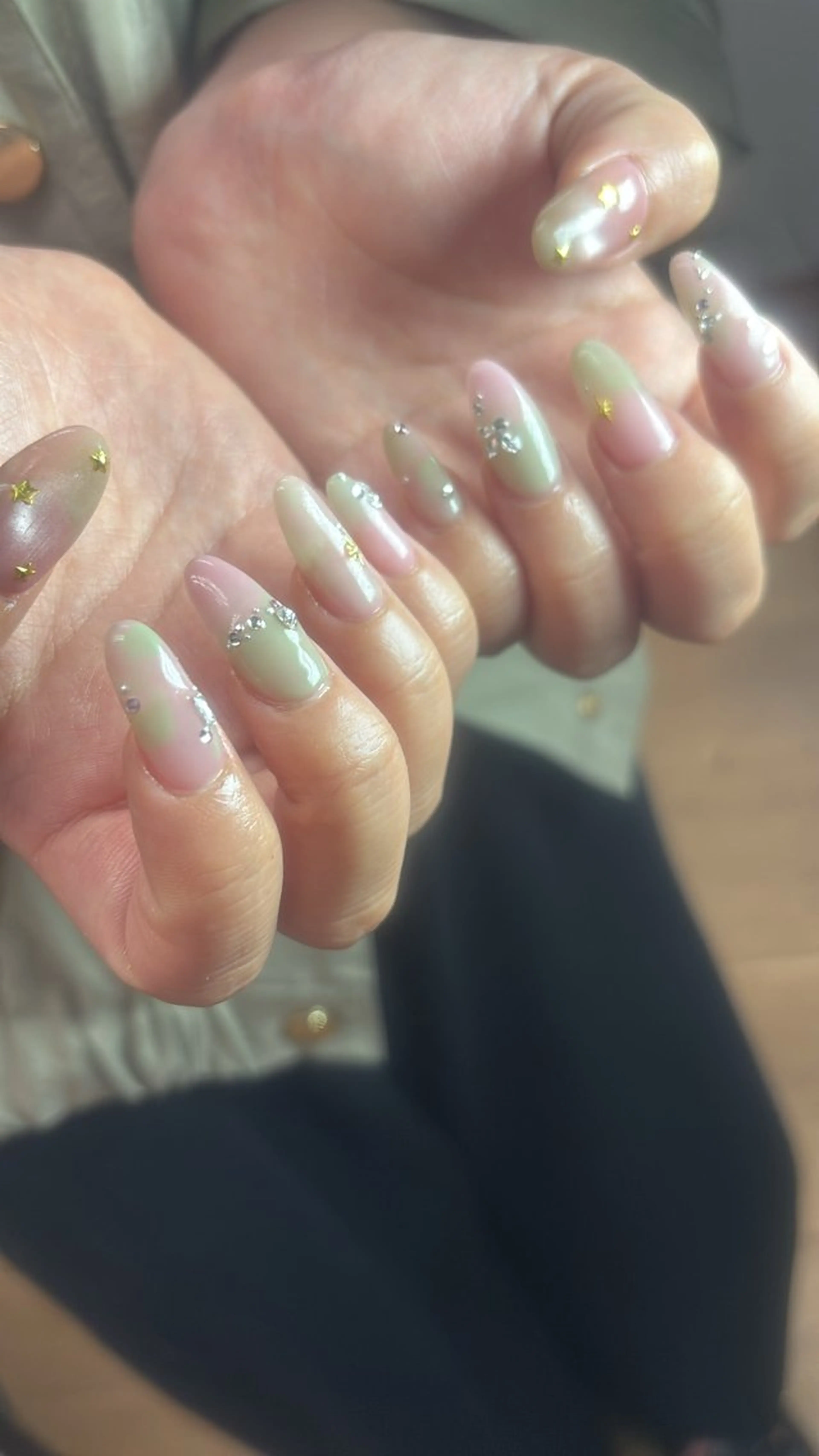 ネイル nailsalon hue所属・小山 羽奈のネイルデザイン