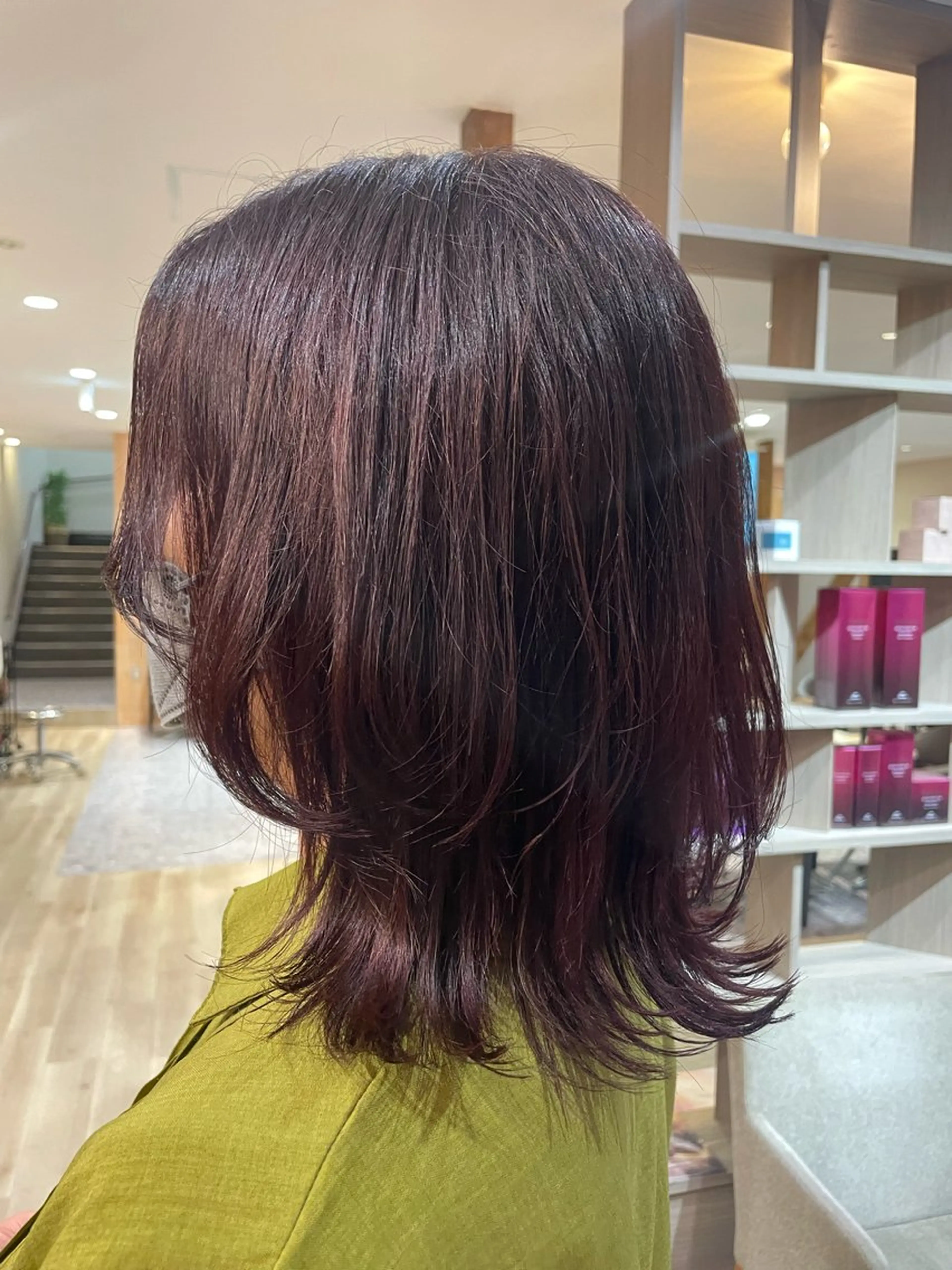 ミディアム ヘアカラー トリートメント 岡本 彩香のヘアスタイル