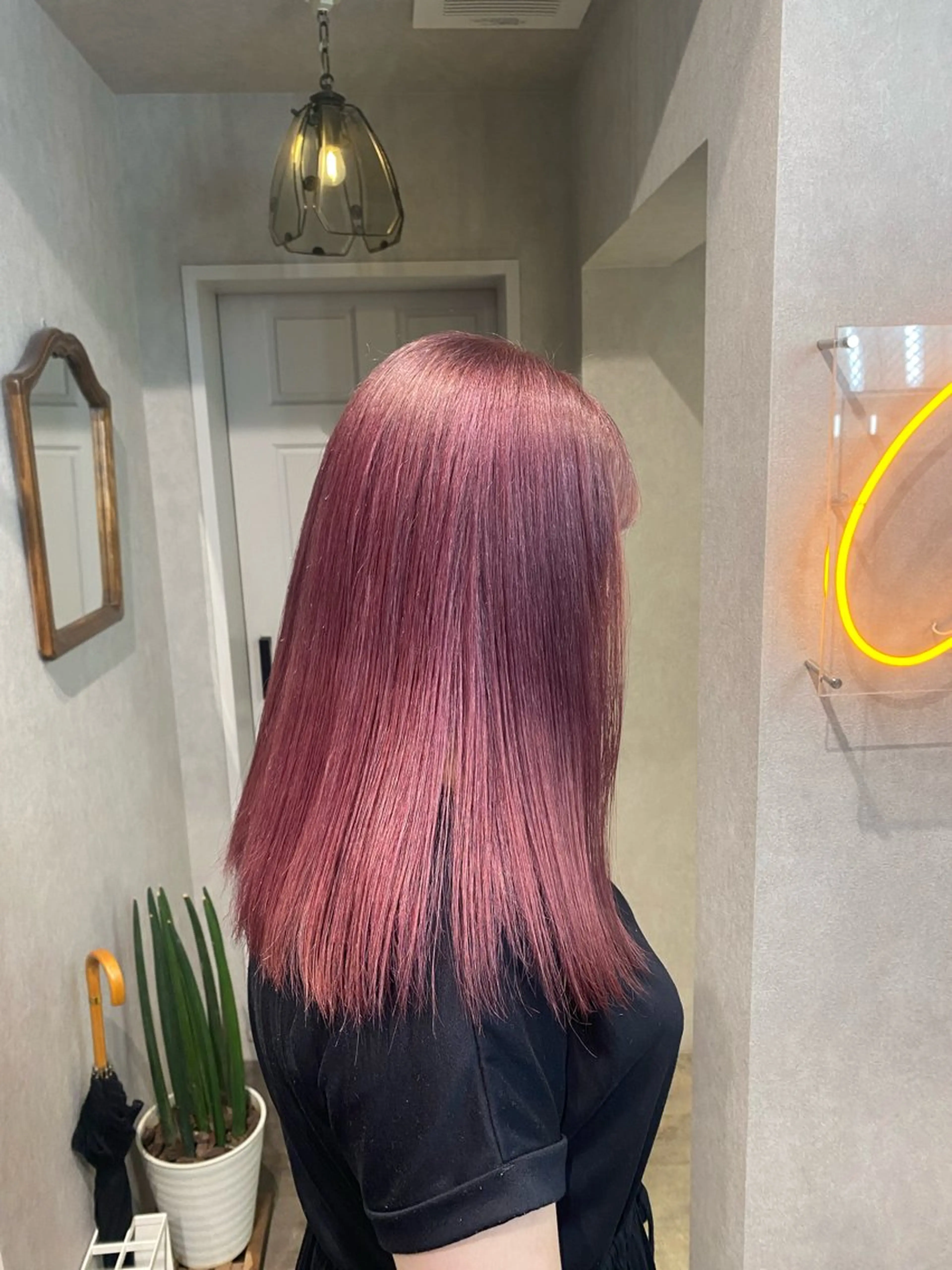 ミディアム カラー ピンクカラー ヘアカラー 透明感カラー💖 耳ツボ💎まりなのヘアスタイル