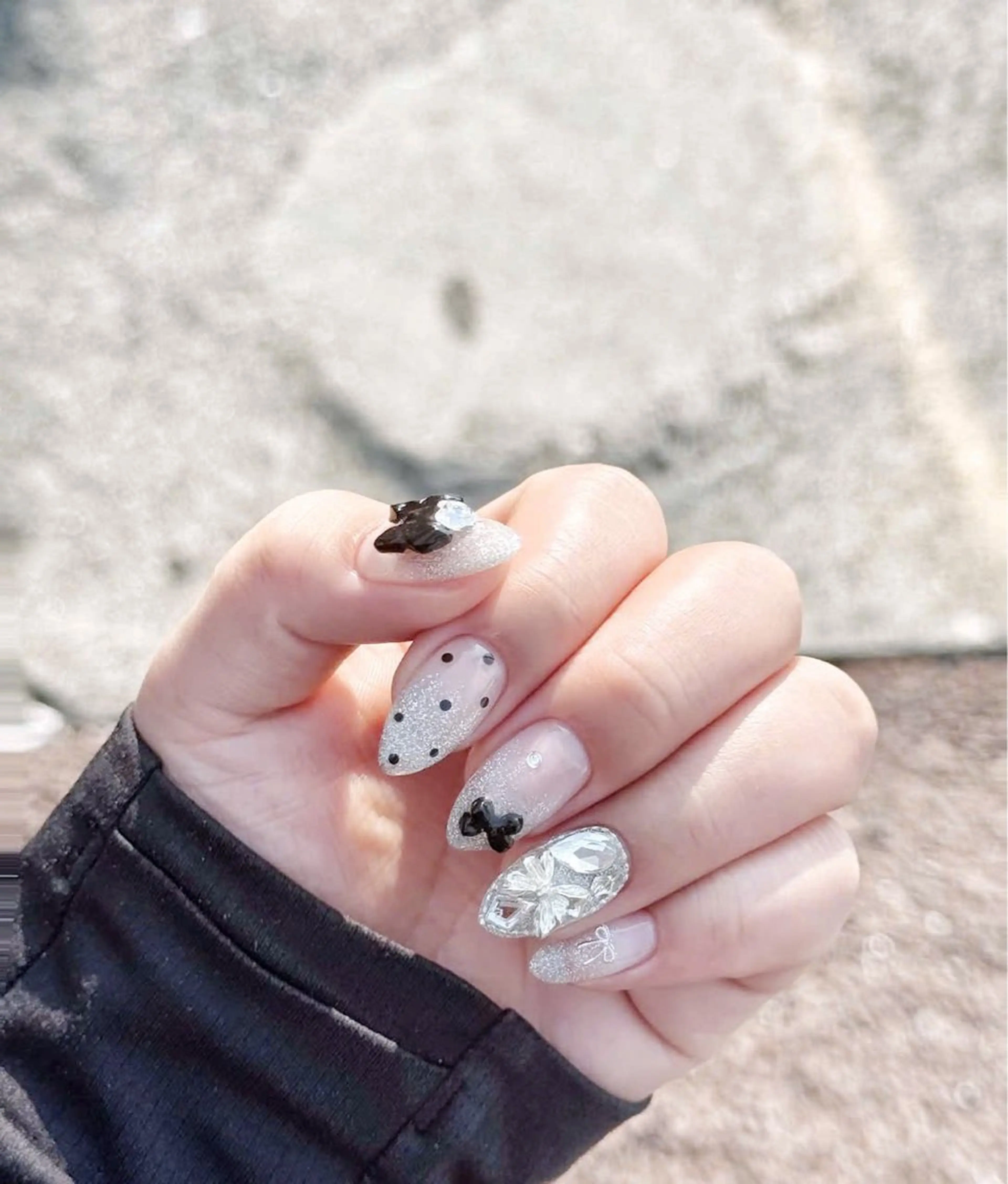 ネイル フラッシュネイル フレンチネイル グラデーション キラキラネイル 韓国ネイル ハンドネイル Lyna Nail のネイルデザイン