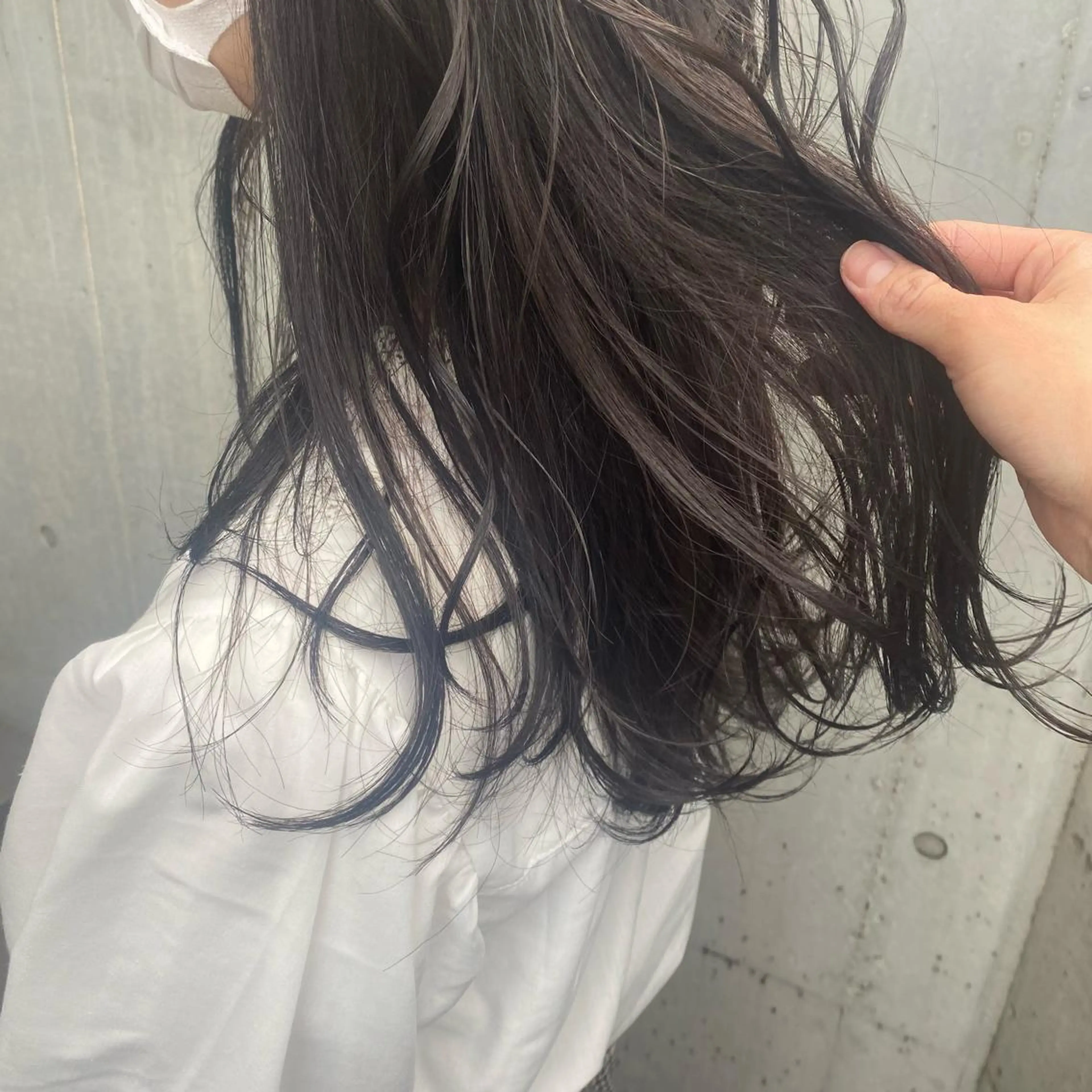 セミロング カラー ヘアアレンジ ヘアカラー トリートメント ヘアセット ボブ｜韓国｜美髪矯正 ｜amika🌙のヘアスタイル