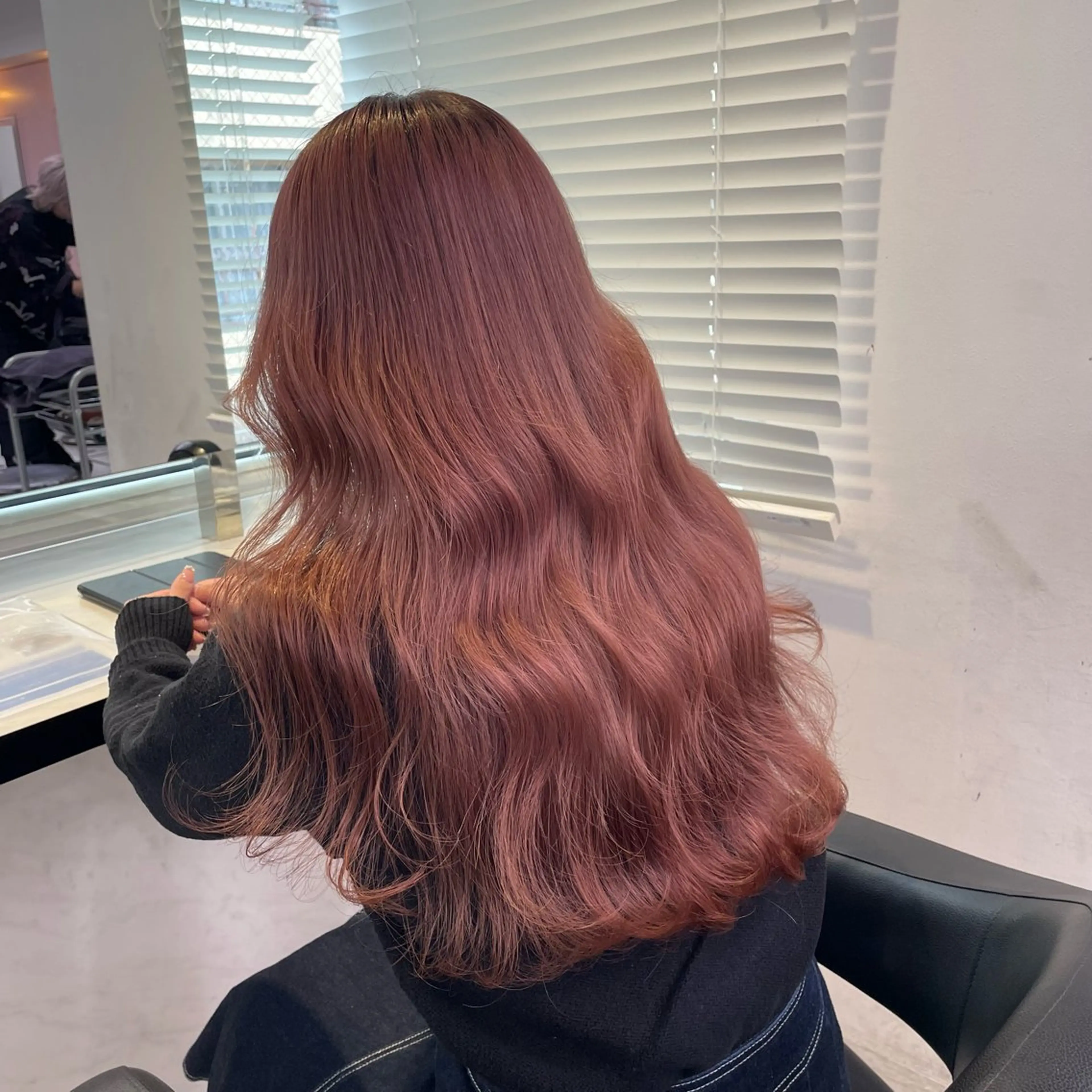 ロング カラー ヘアアレンジ ブラウンカラー ダブルカラー ピンクカラー ピンクブラウン ヘアカラー ブリーチカラー🩰 ガーリー🩰とらのヘアスタイル