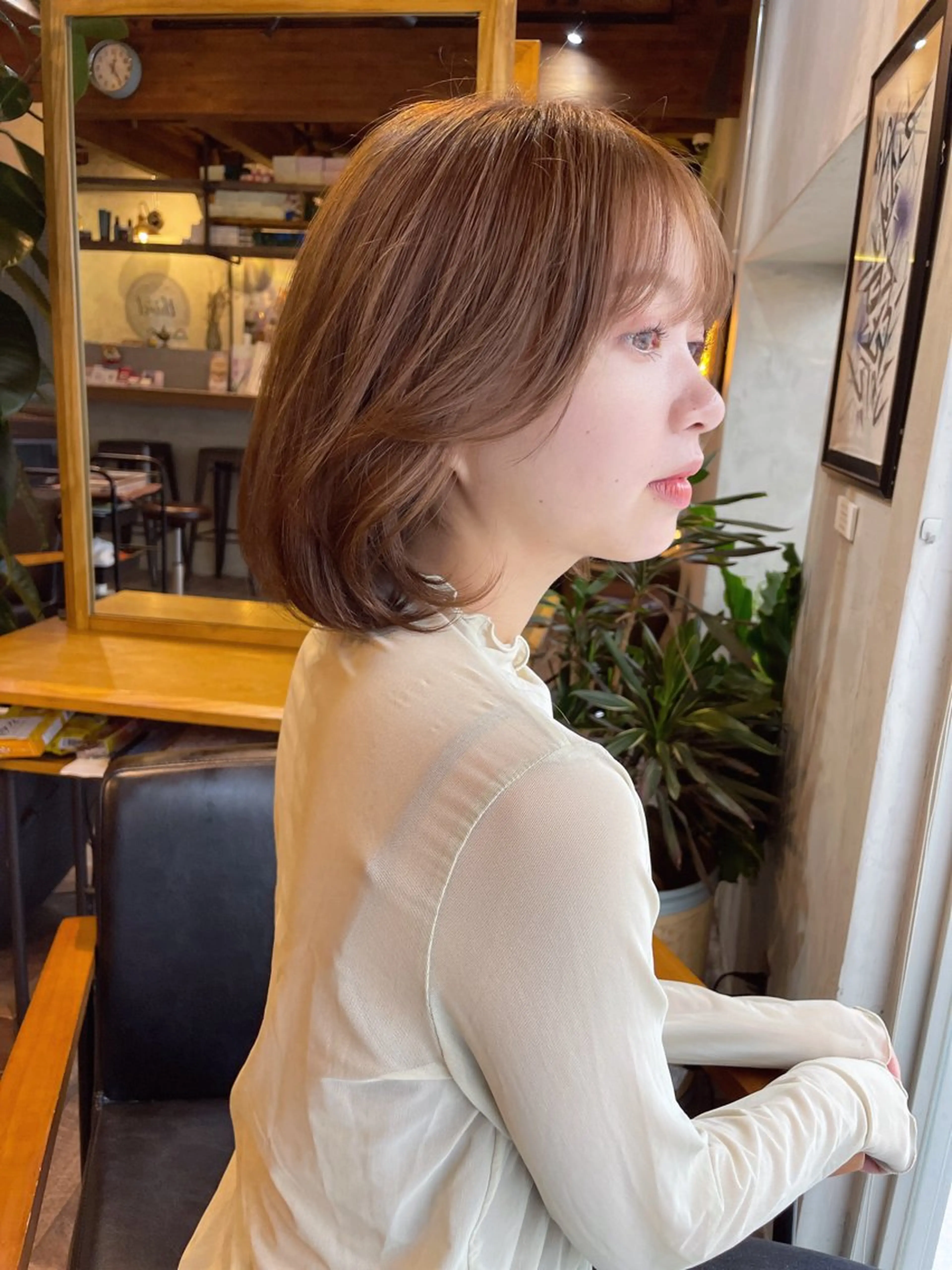 ミディアム カラー 切りっぱなしボブ ボブレイヤー ボブ くびれヘア 顔まわりレイヤー カット ヘアカラー 結べるレイヤーボブ くびれLady表参道のヘアスタイル