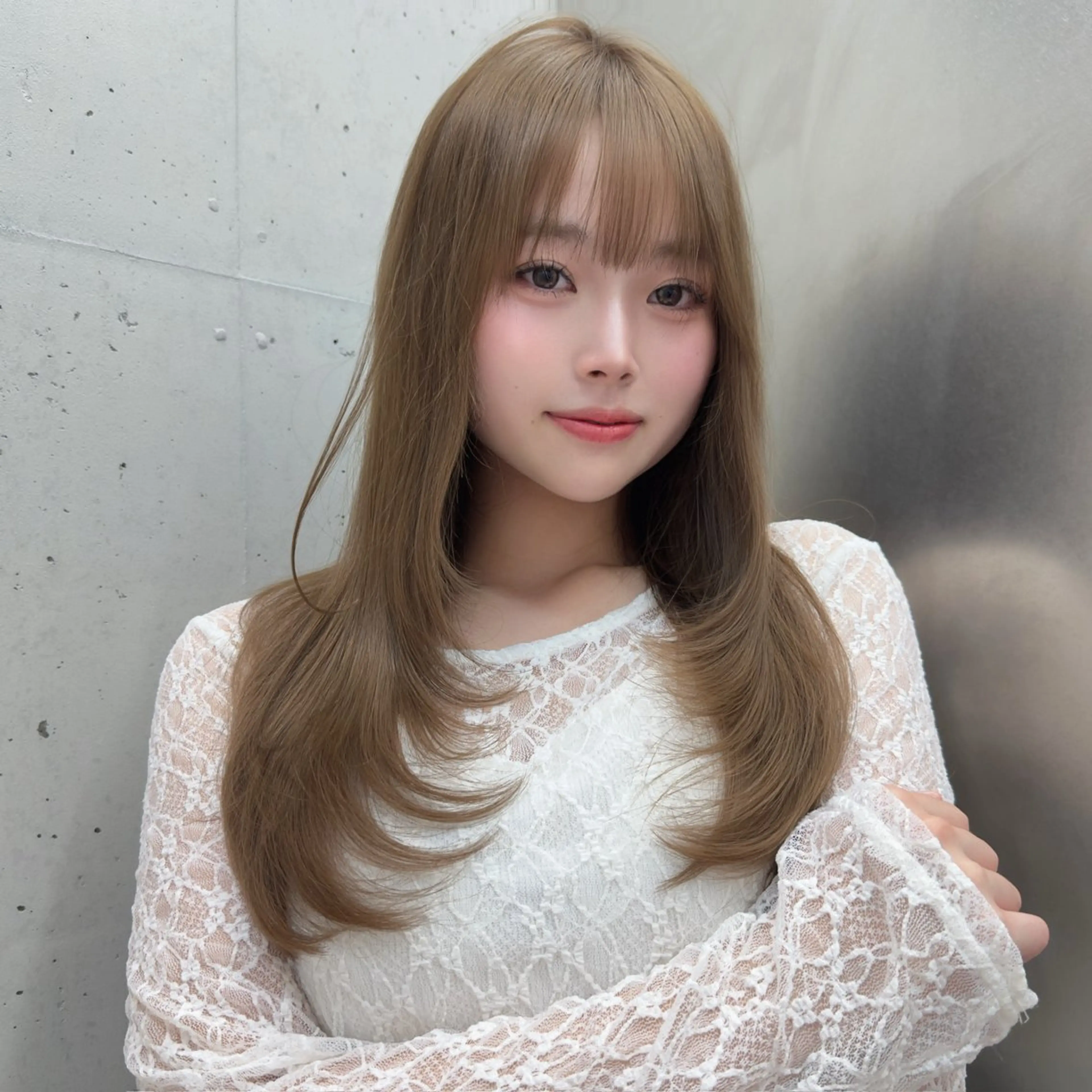 韓国風前髪顔まわりカット+艶カラーの写真