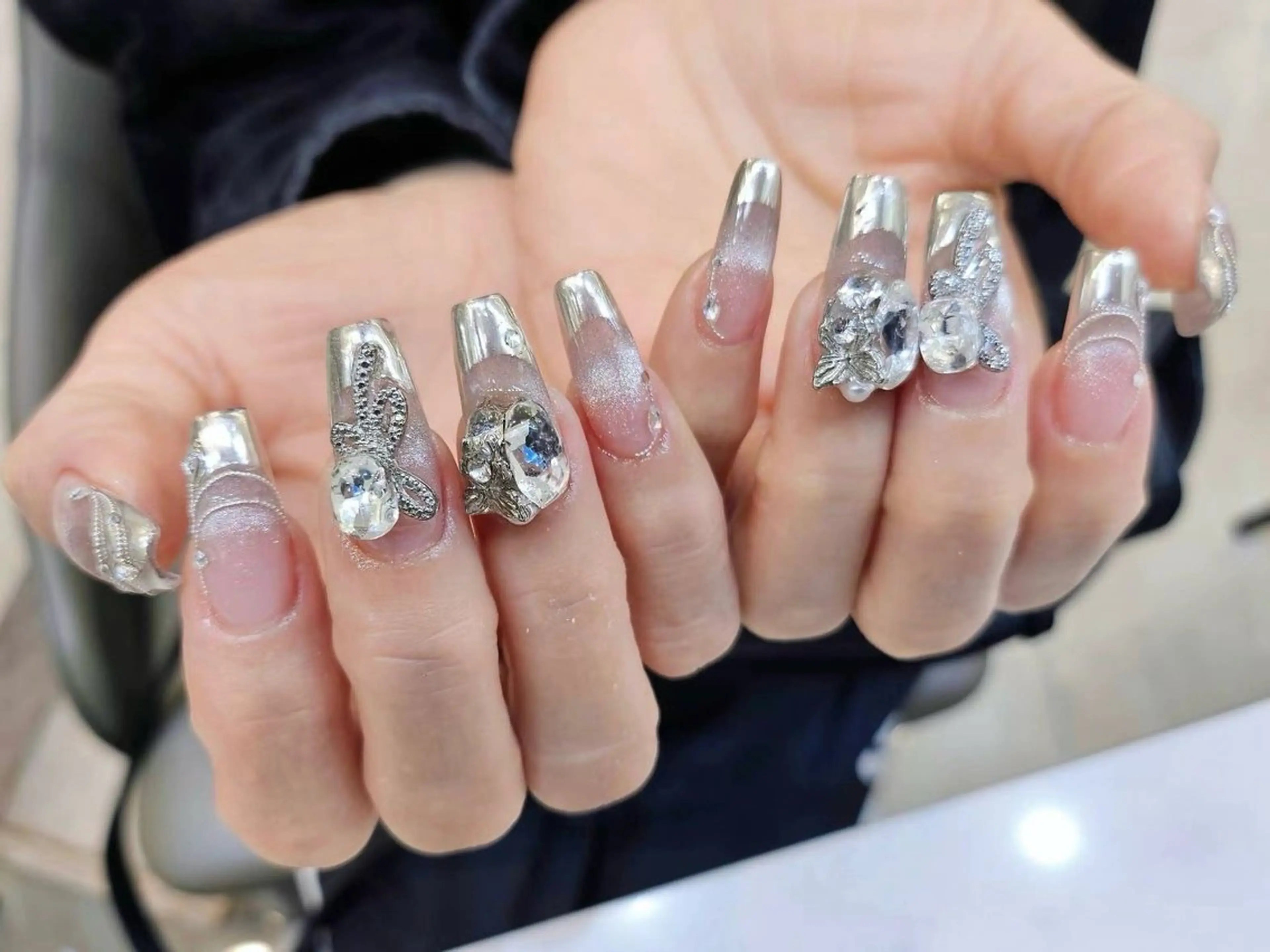 ネイル フレンチネイル マグネットネイル ミラーネイル Babarla Nailのネイルデザイン