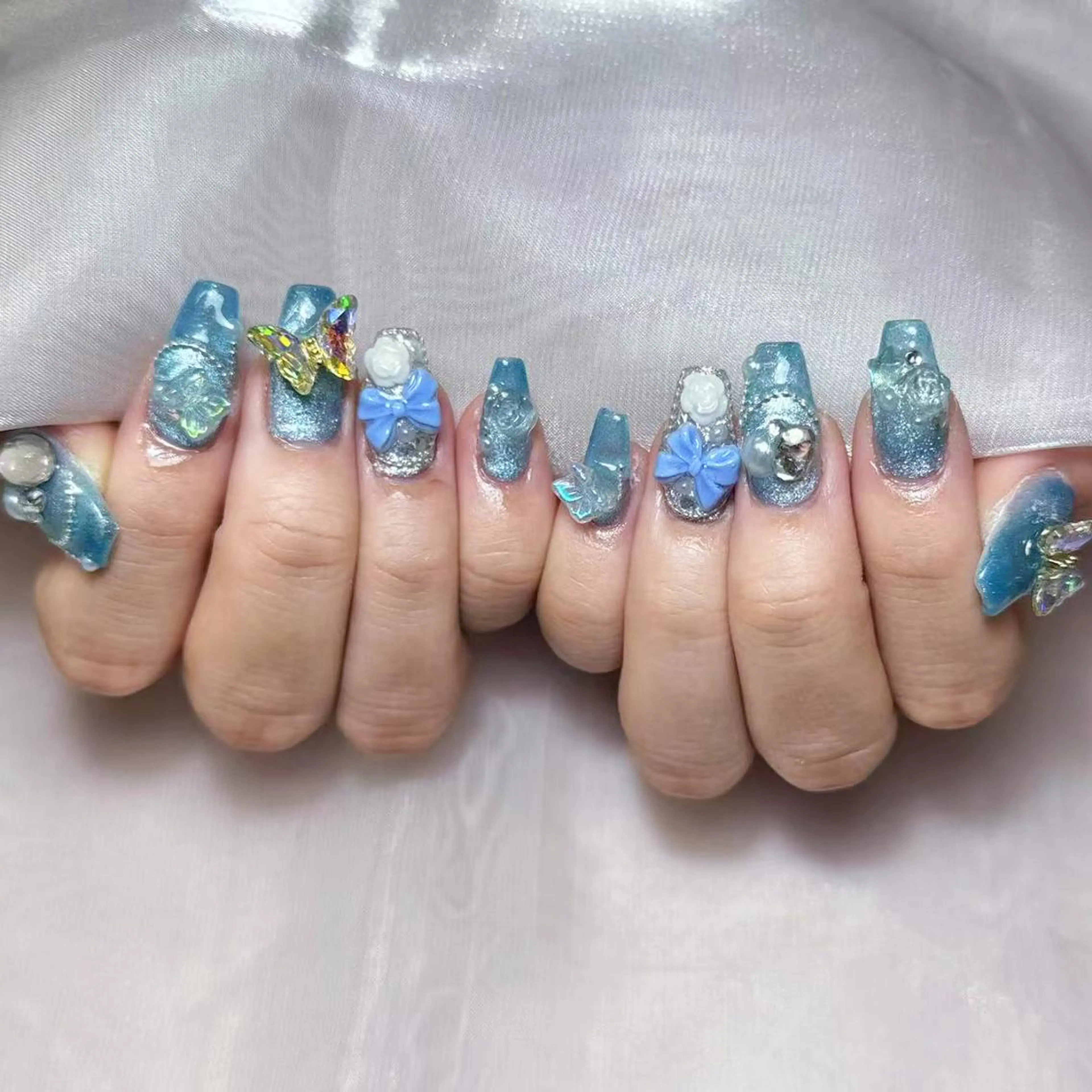 ネイル アートネイル オーロラネイル ガーリー キラキラネイル 韓国ネイル ハンドネイル DIAMOND Nail🥇のネイルデザイン