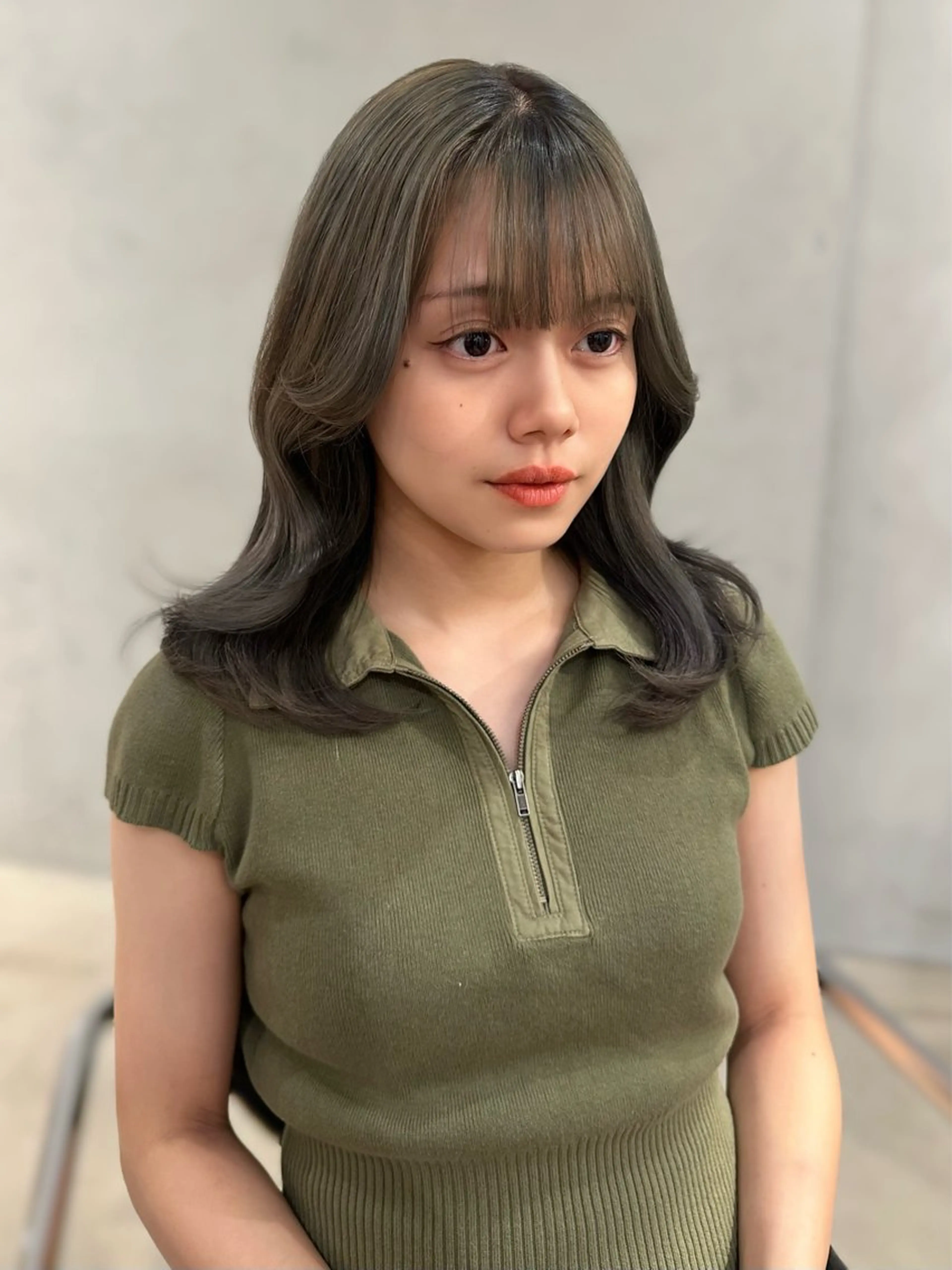 ミディアム カラー ブリーチ グレージュ オリーブグレージュ オリーブグレー 上野/韓国hair 🤍MOEKA🤍のヘアスタイル