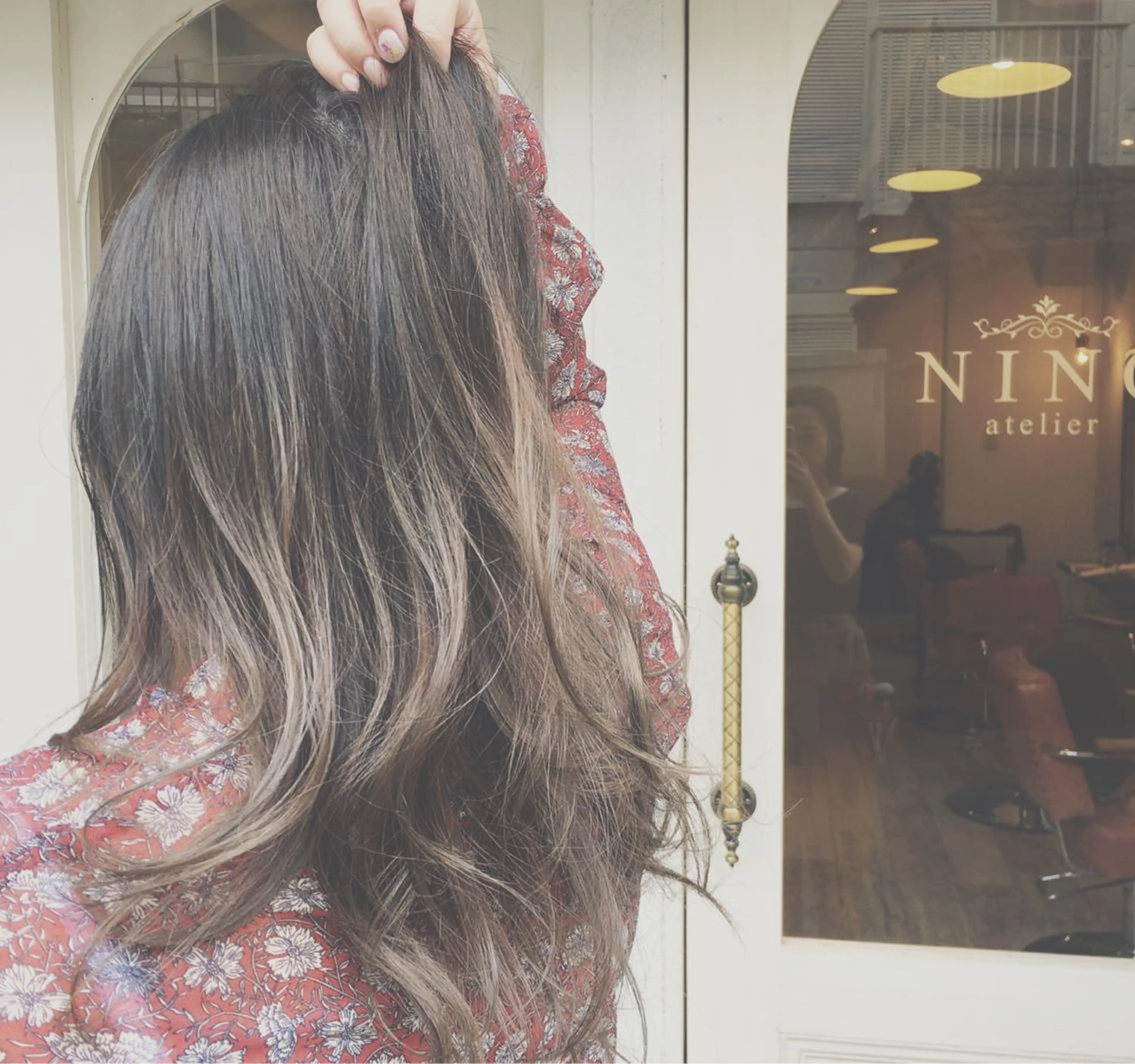 ロング カラー グラデーションカラー よこもり あいのヘアスタイル