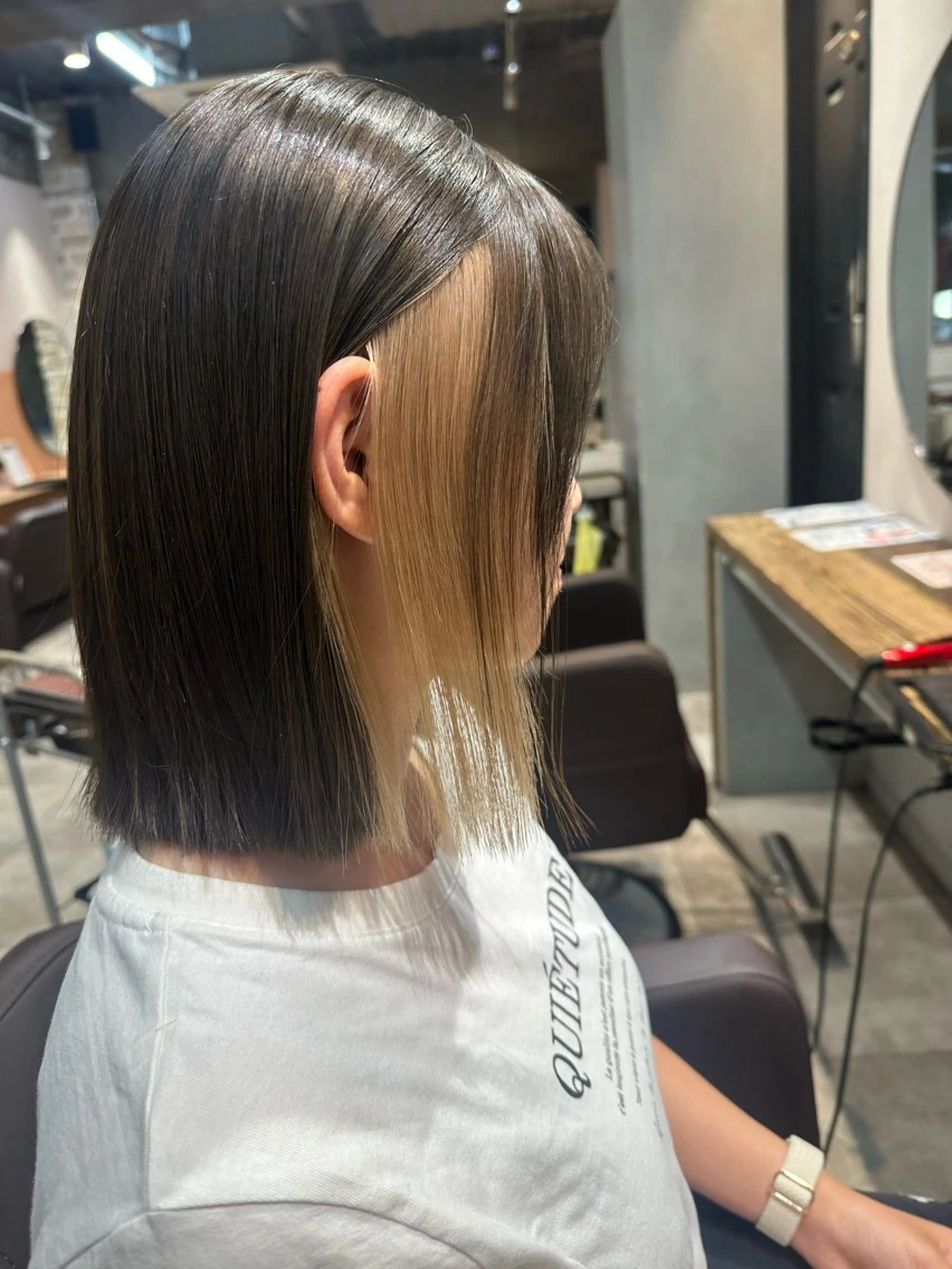 ミディアム カラー ヘアアレンジ ベージュカラー ブリーチ ミルクティーベージュ ヘアカラー トリートメント yu-ki レイヤー/ブリーチのヘアスタイル