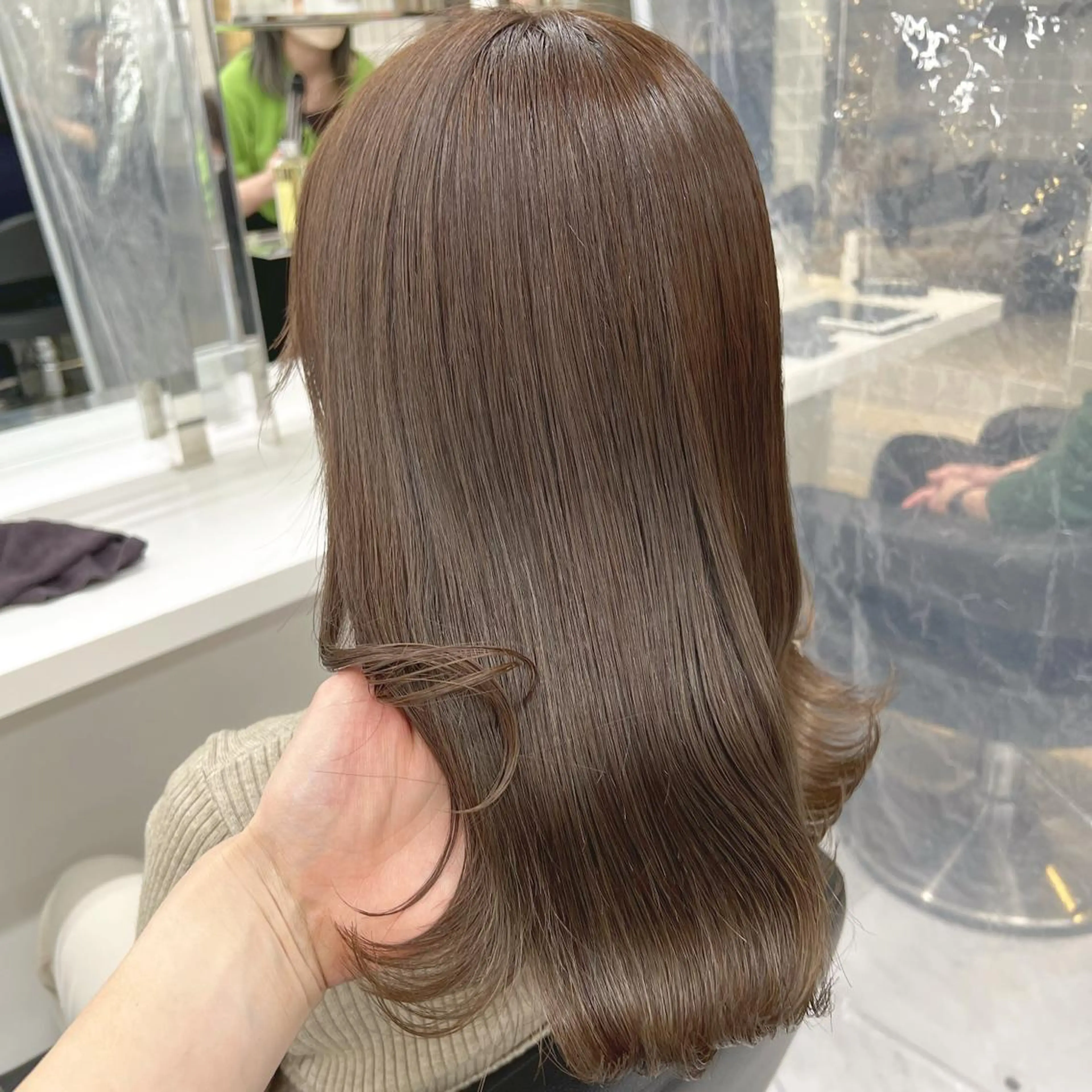 セミロング パーマ ヘアアレンジ メンズ ヘアカラー トリートメント ヘッドスパ ヘアセット 韓国風ベージュ🤎 赤みなし🌿横浜🤎のヘアスタイル