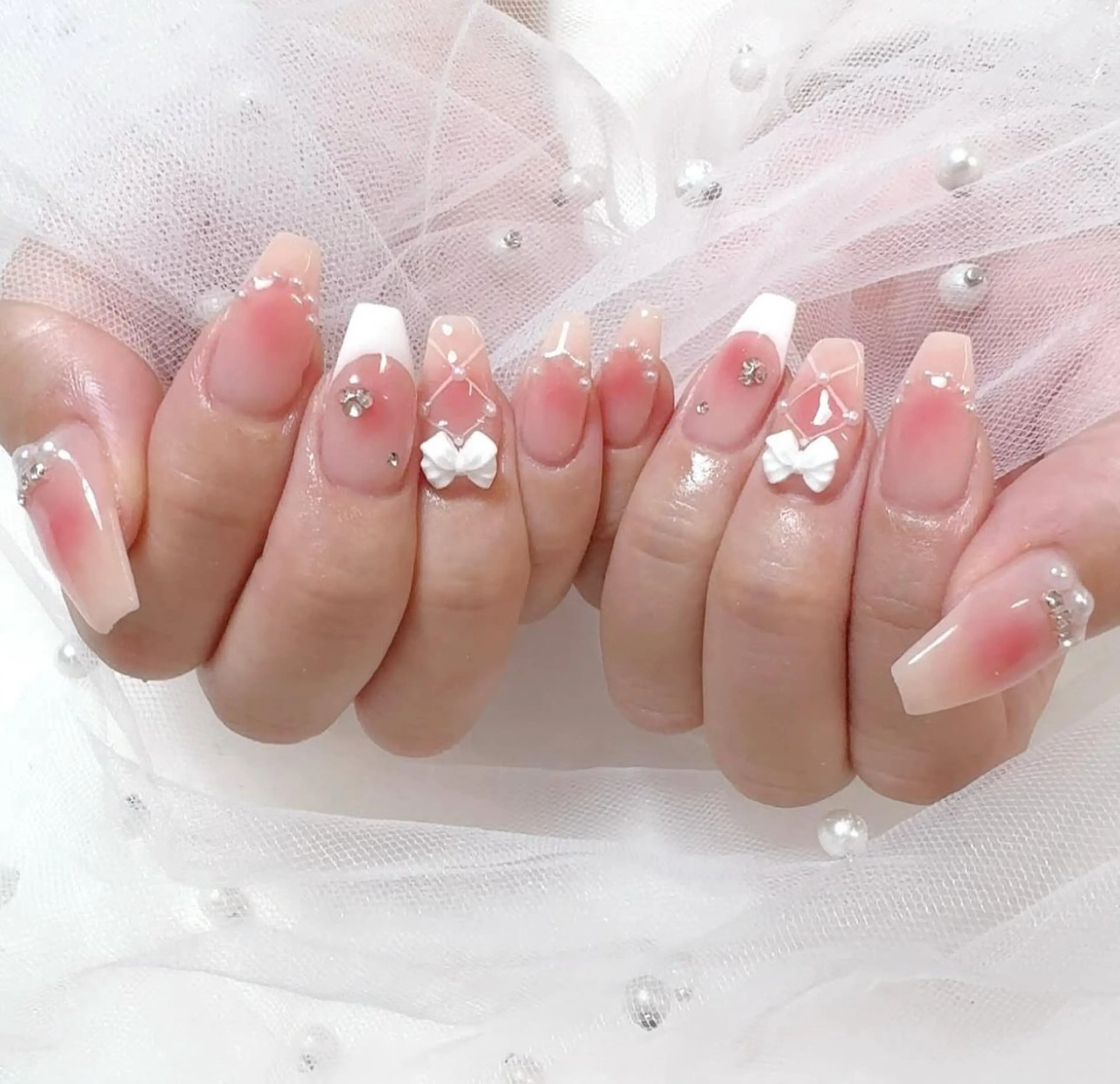 ネイル アニマル柄 オーロラネイル チークネイル フラッシュネイル ジェルネイル ハンドネイル Lina所属・Lina Nail Salonのネイルデザイン