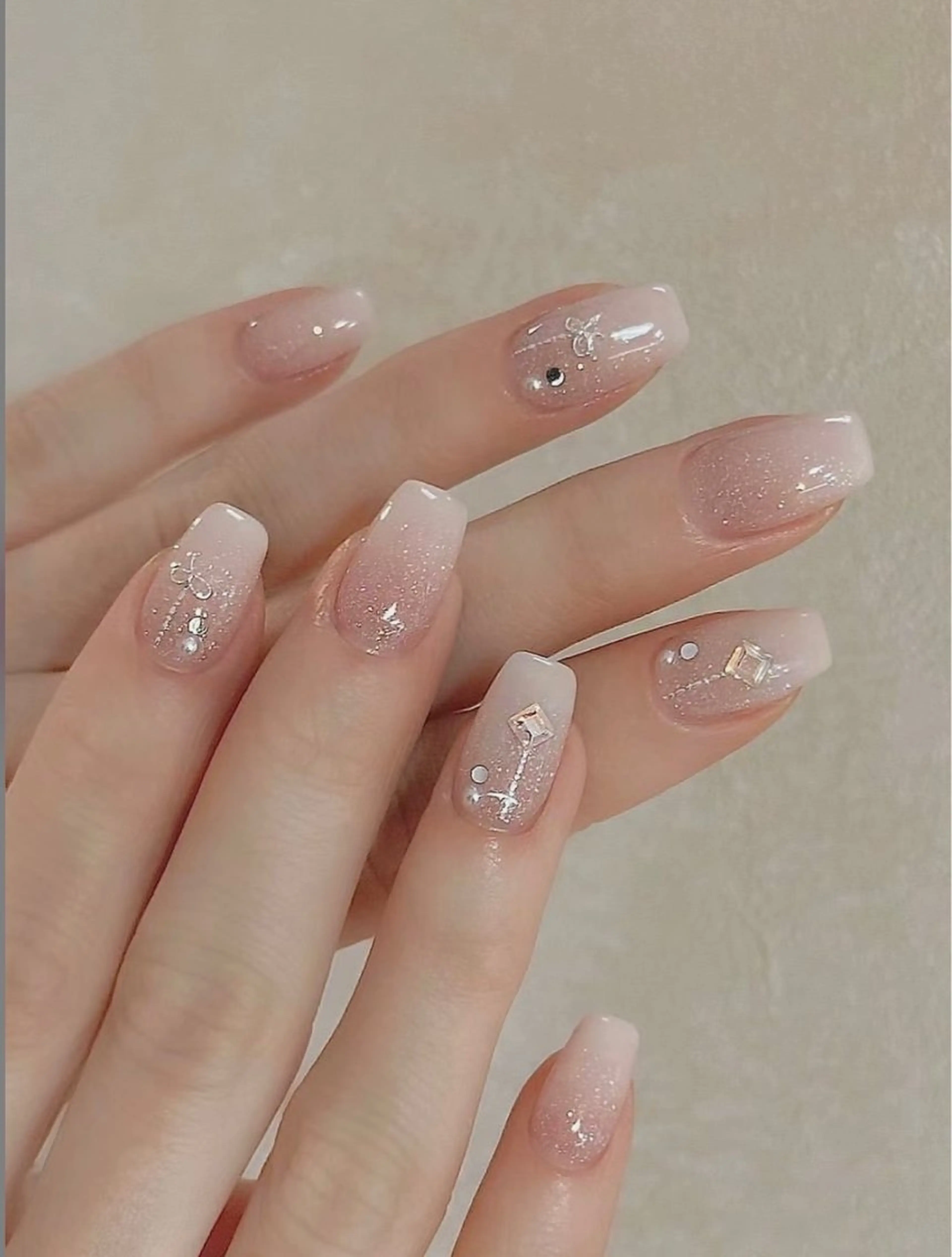 ネイル 💅E•U•B NAIL🌹所属・横浜市中区曙町 ネイルE·U·Bのネイルデザイン