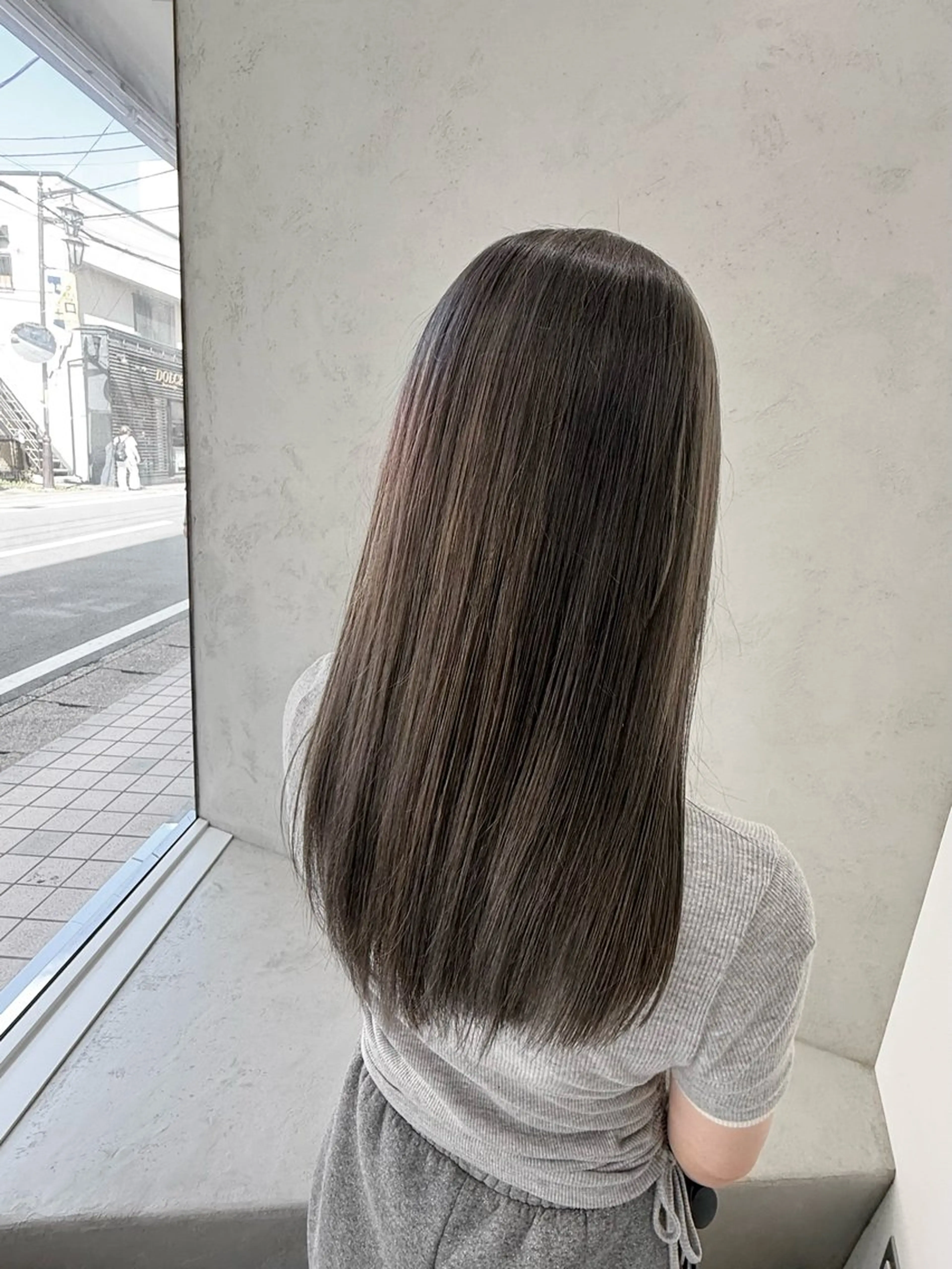 セミロング ブリーチ/Wカラー✨ ベージュ/平良 颯寿のヘアスタイル
