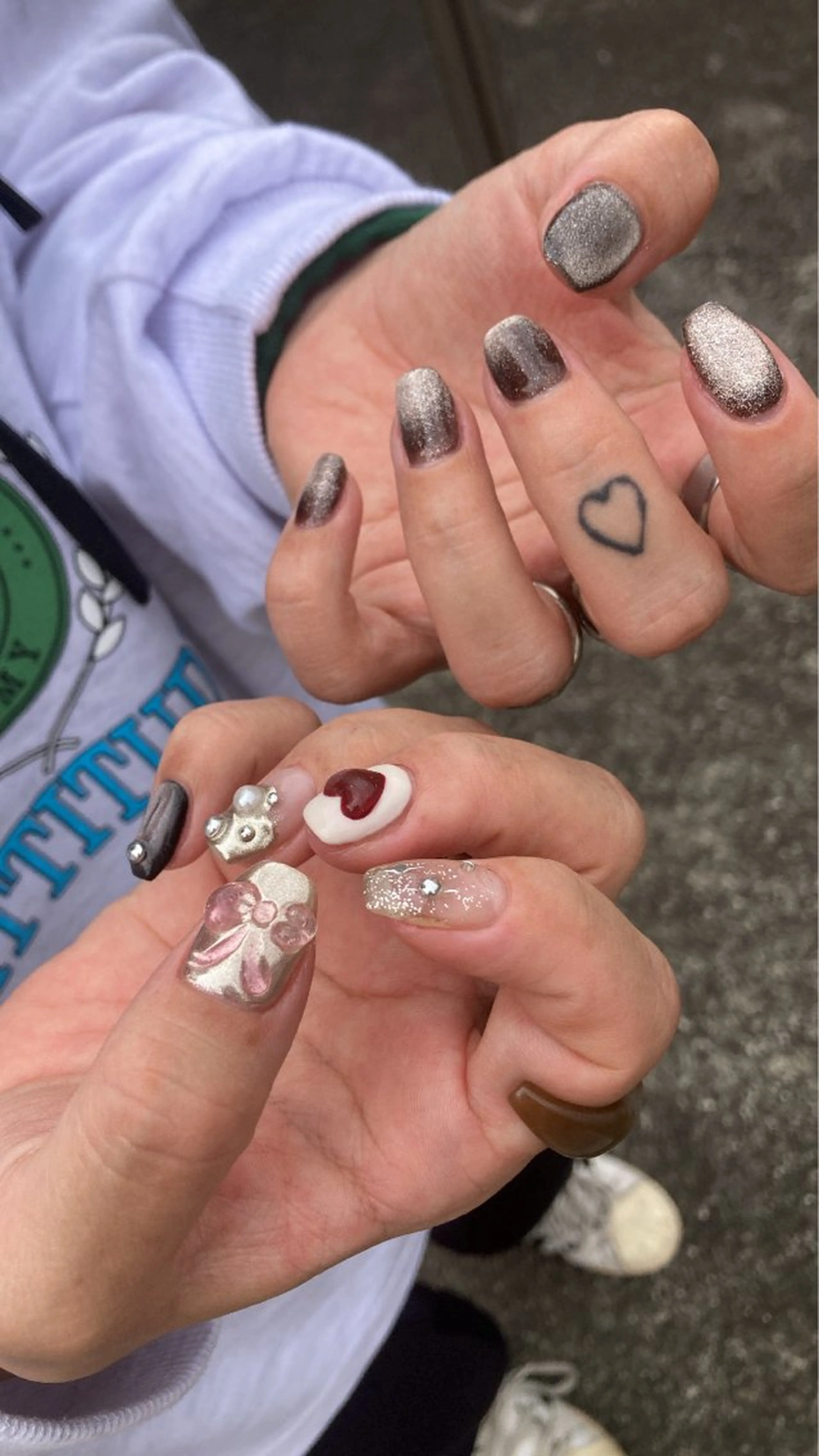 ネイル nailsalon hue所属・小山 羽奈のネイルデザイン