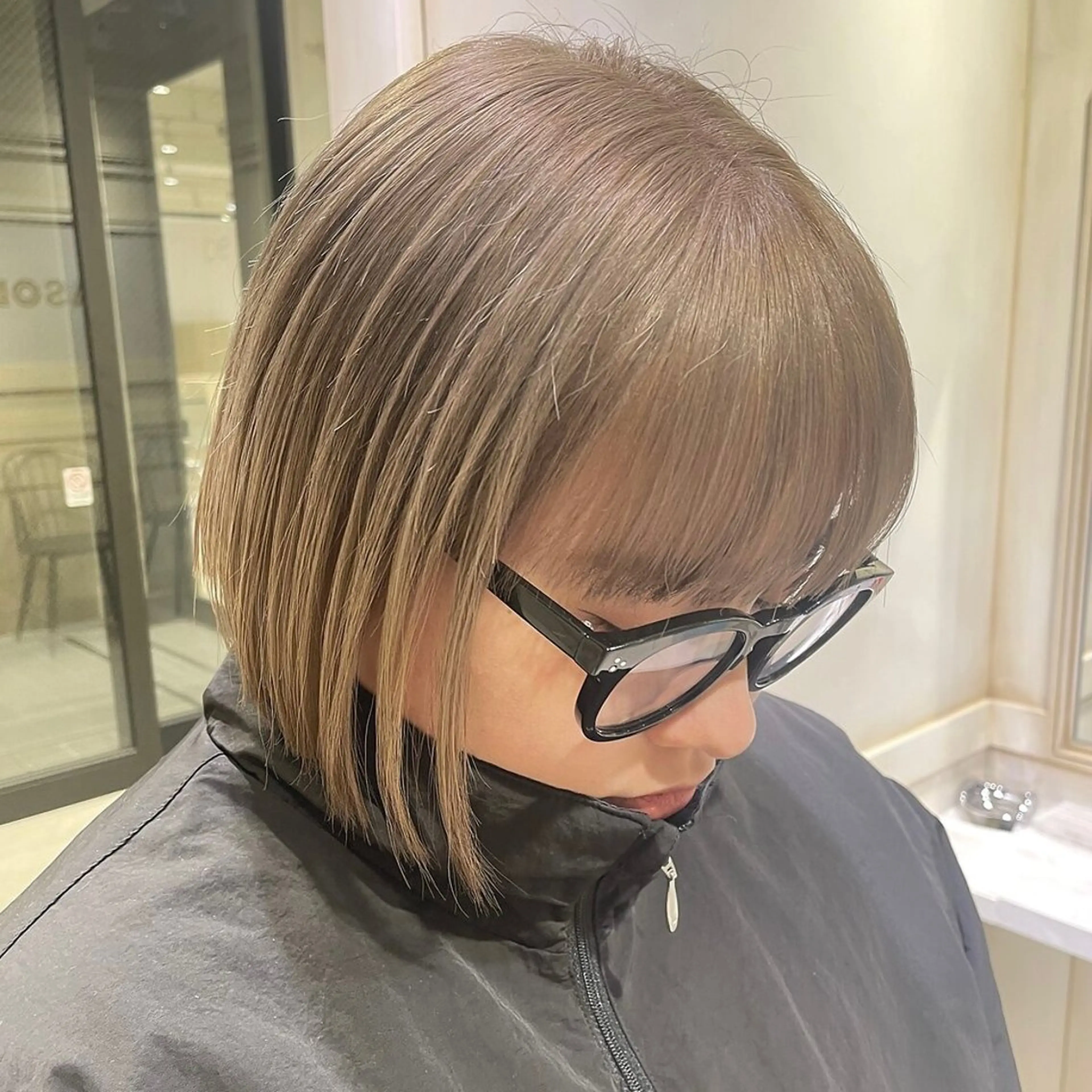 ショート カラー ベージュカラー ブリーチ ハイトーンカラー ミルクティーベージュ ボブ 💖ブリーチ/暖色 𝐘𝐮𝐢💖のヘアスタイル