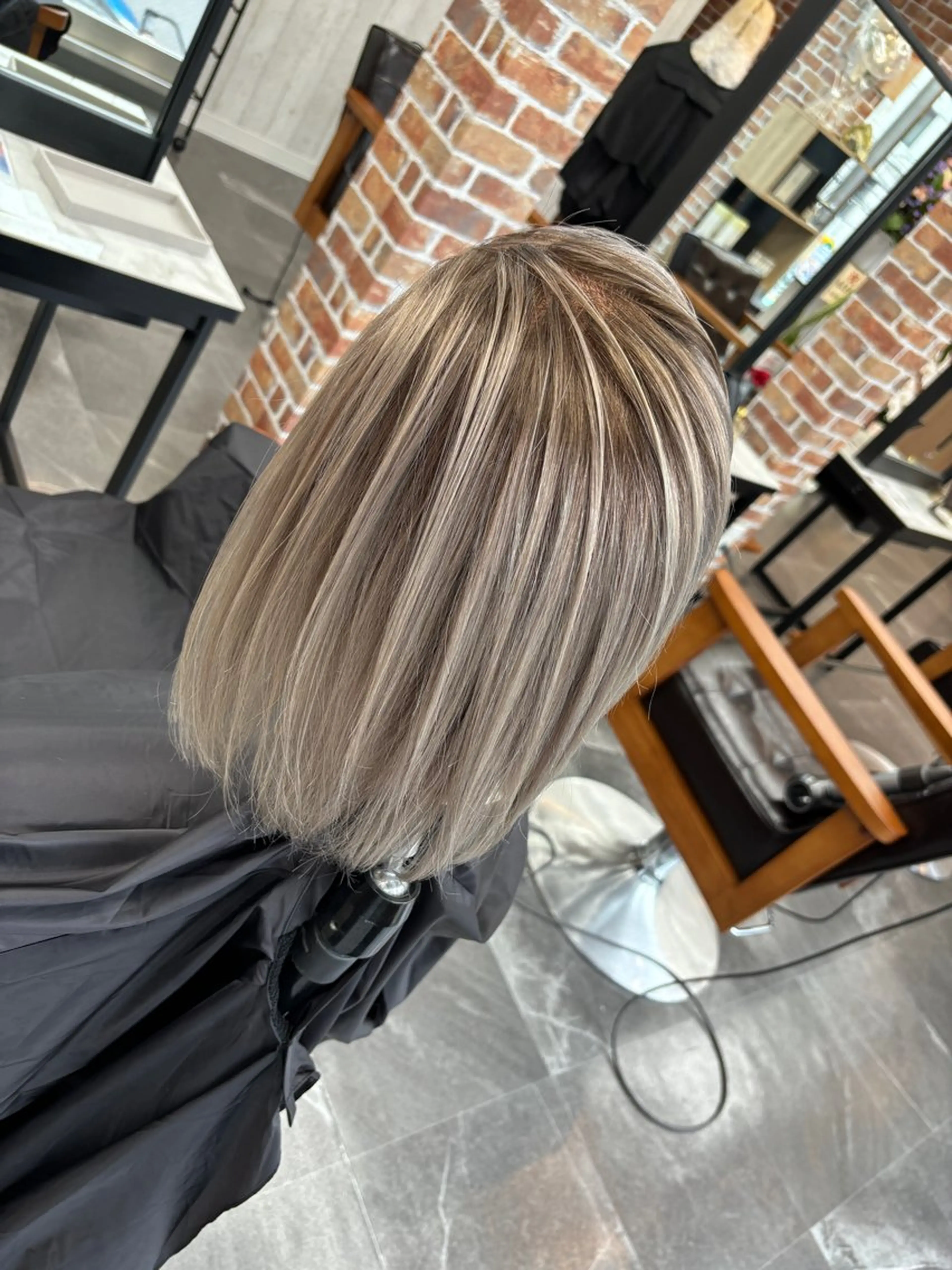 ロング カラー ブリーチ ハイトーンカラー カット ヘアカラー ギャルの革命児 秀斗のヘアスタイル