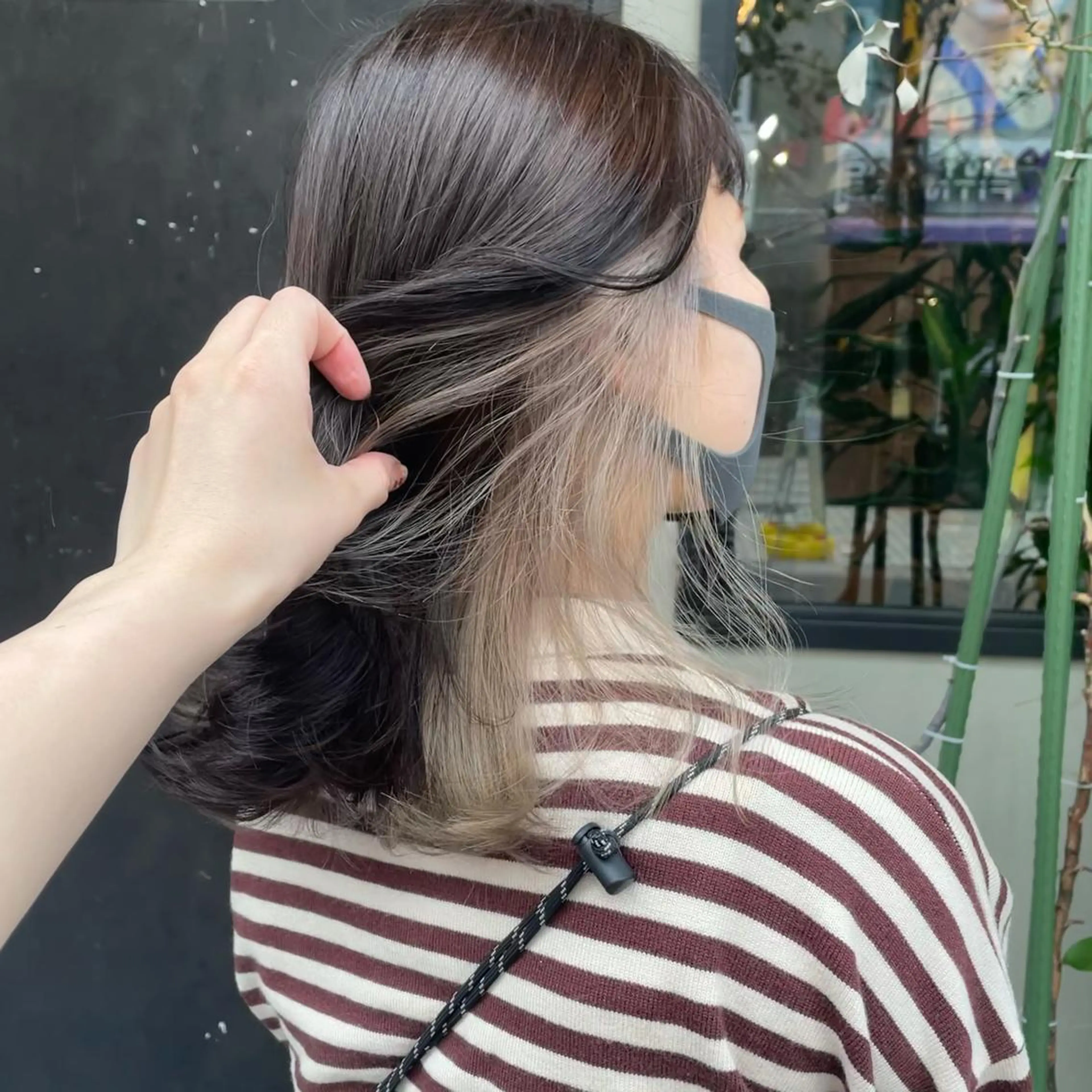 ミディアム カラー ベージュカラー ホワイトベージュ ヘアカラー 竹内 春奈のヘアスタイル