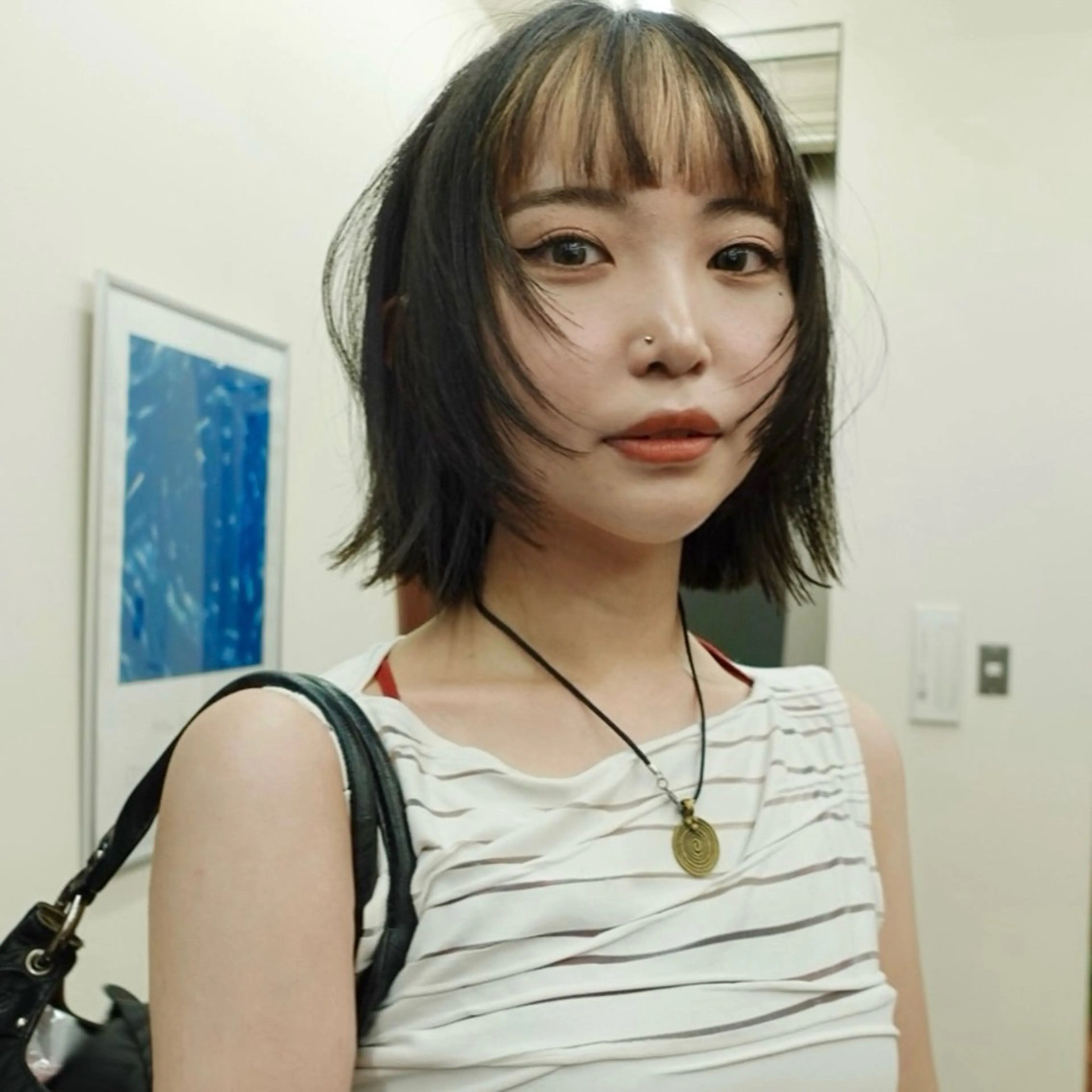 ミディアム カラー ショートボブ ミディアムパーマ ブリーチ ブロンド ケアブリーチ カット ヘアカラー トリートメント ニュアンスレイヤー ハイトーンカラーのヘアスタイル