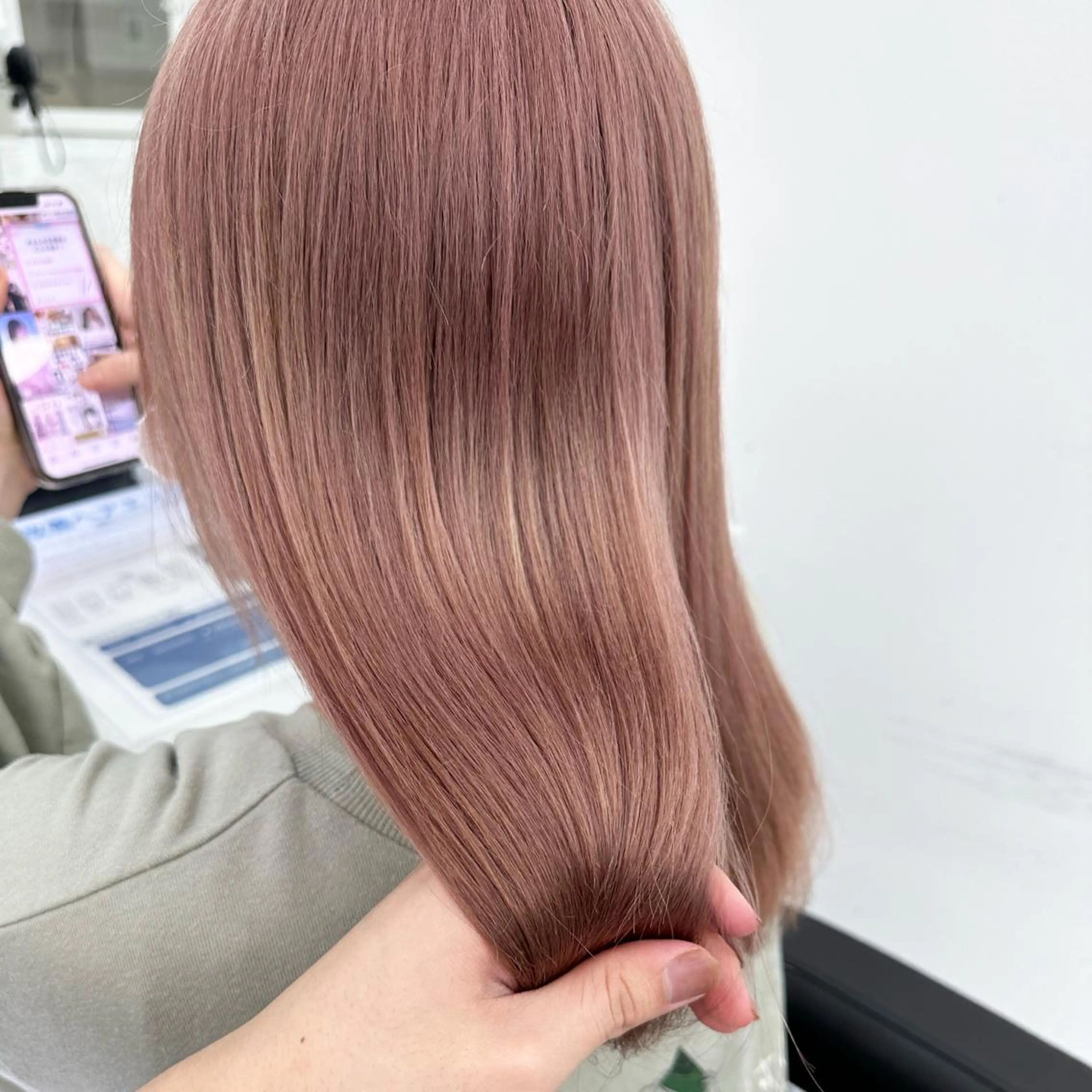 セミロング カラー ヘアカラー トリートメント ケアブリーチ 韓国レイヤーKYONのヘアスタイル
