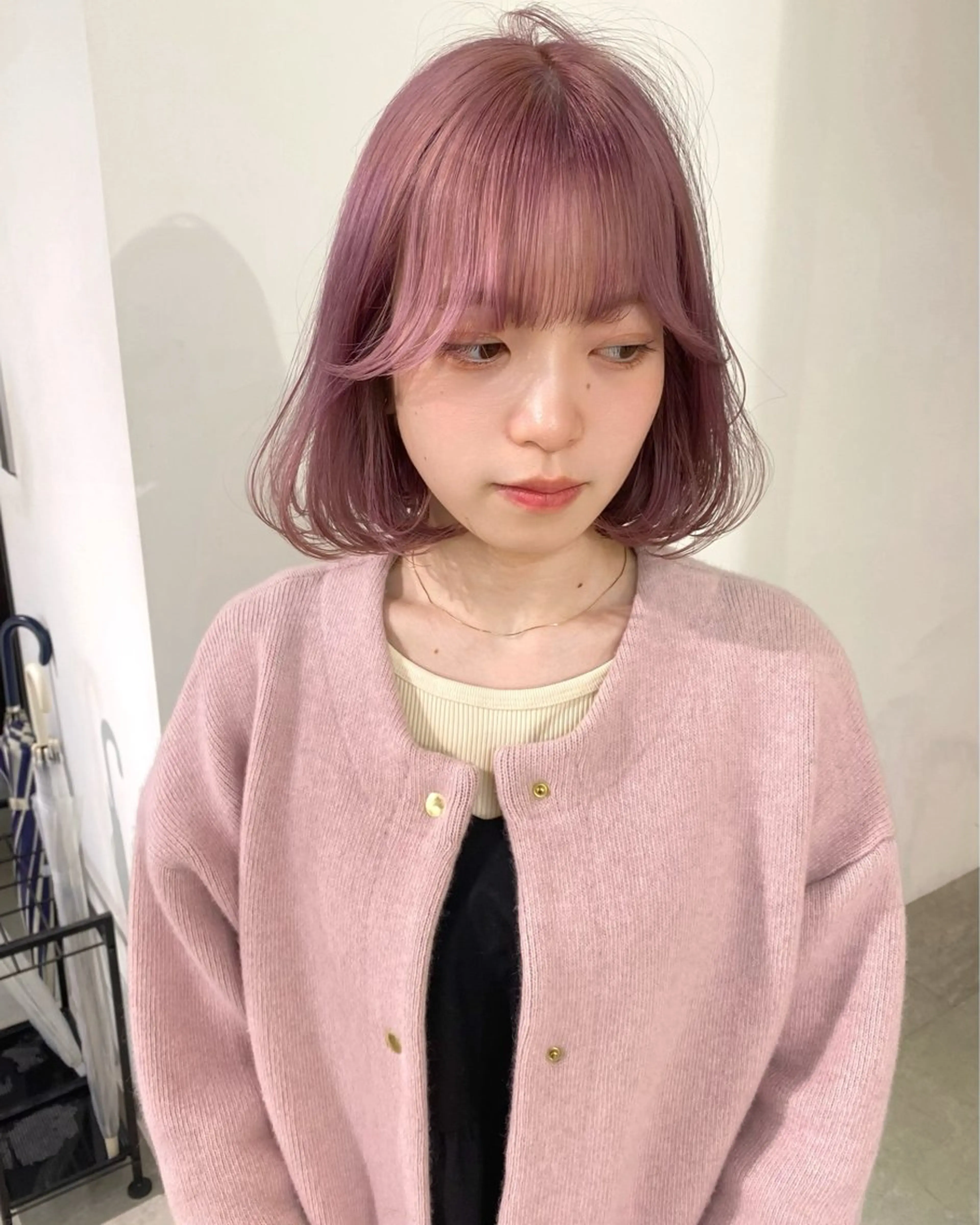 ショート カラー 切りっぱなしボブ ショートボブ ボブレイヤー ボブ 顔まわりレイヤー mizuki/ピンク ベージュ.レイヤーのヘアスタイル