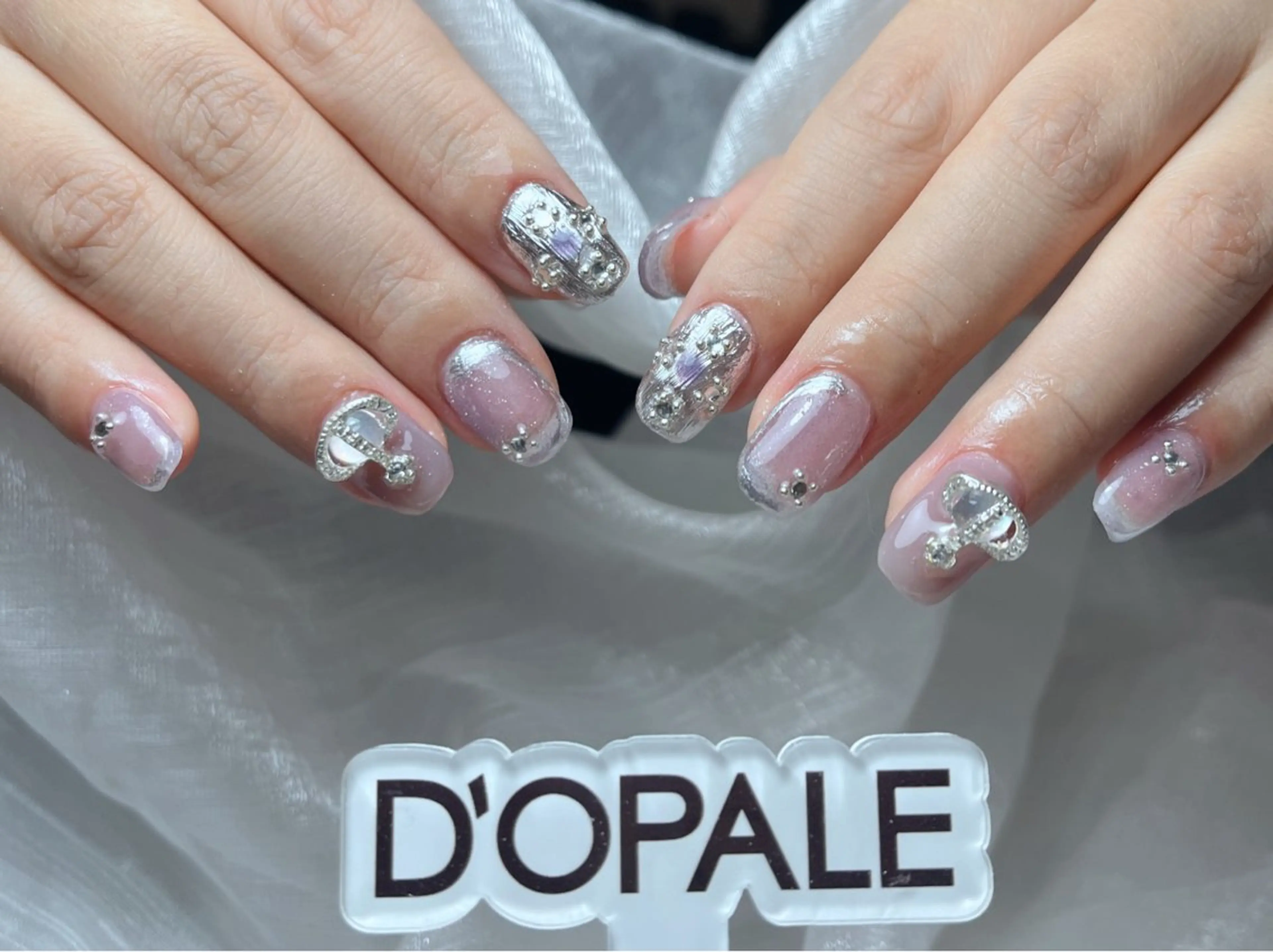 ネイル DOPALE、もも 彦奇のネイルデザイン