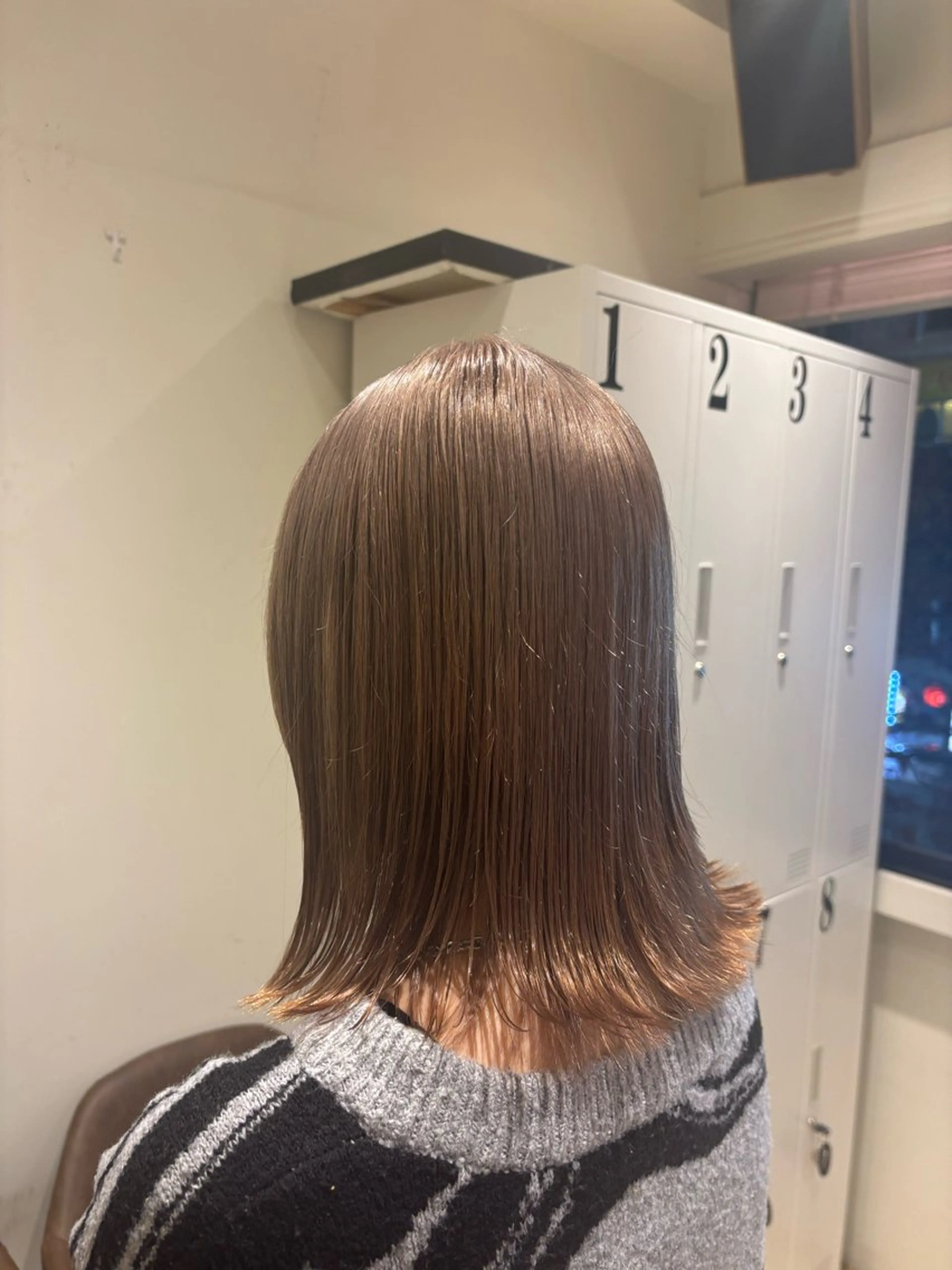 ミディアム カラー 新井 彩斗EIGHT新宿のヘアスタイル