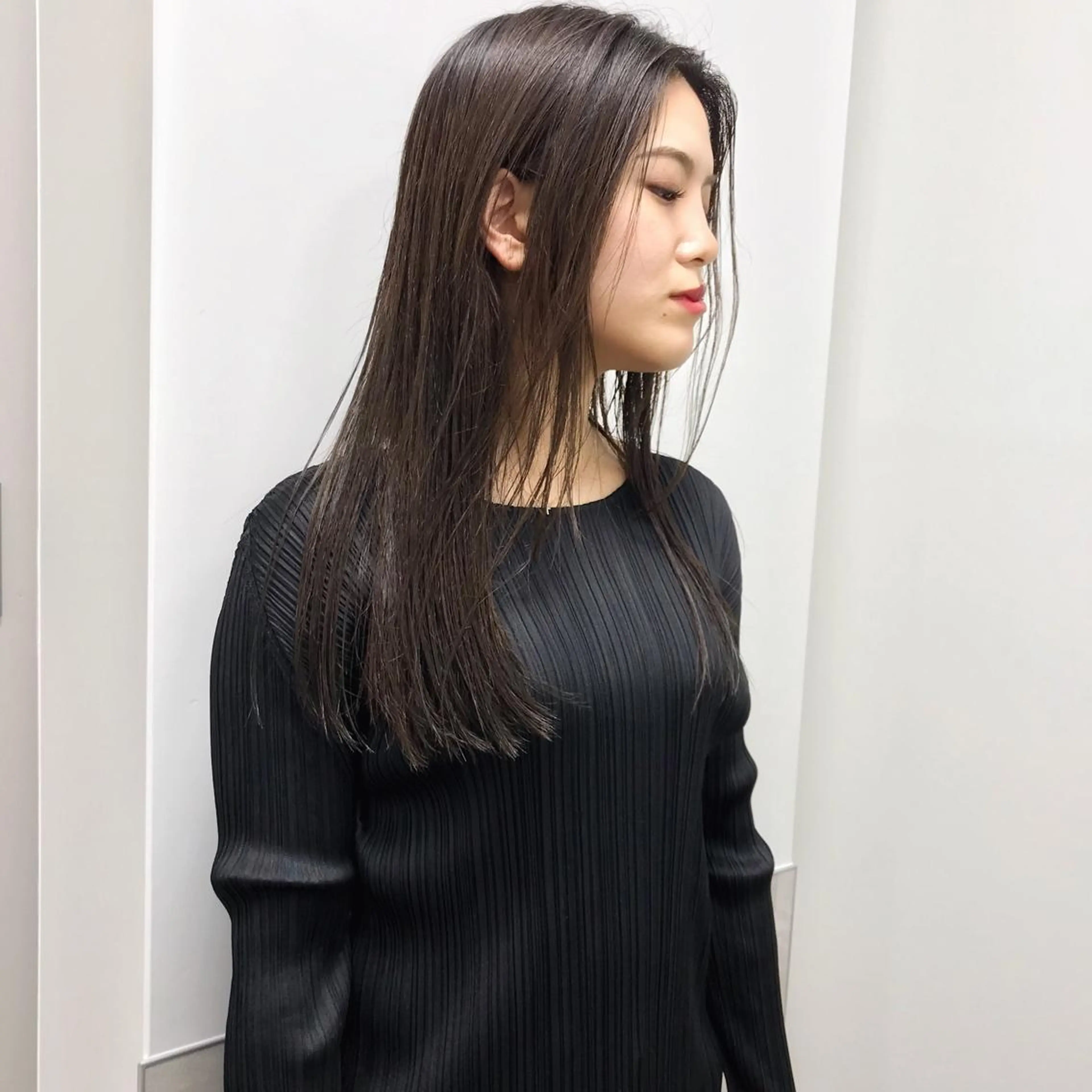 ロング カラー ベージュカラー HARUNA🤍 色持ち良いツヤ髪のヘアスタイル