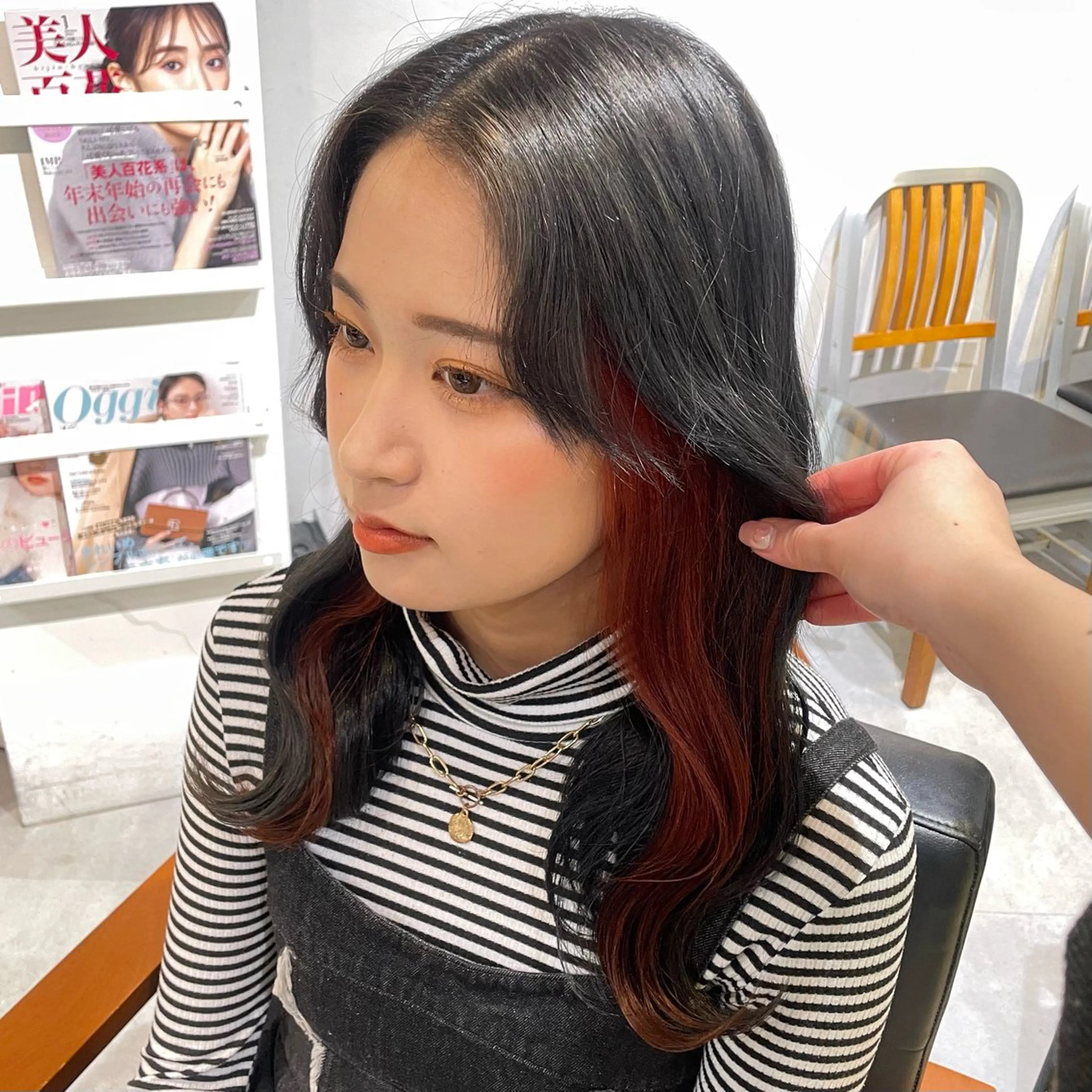 セミロング 🪼AI/オリーブ ベージュ🪼のヘアスタイル