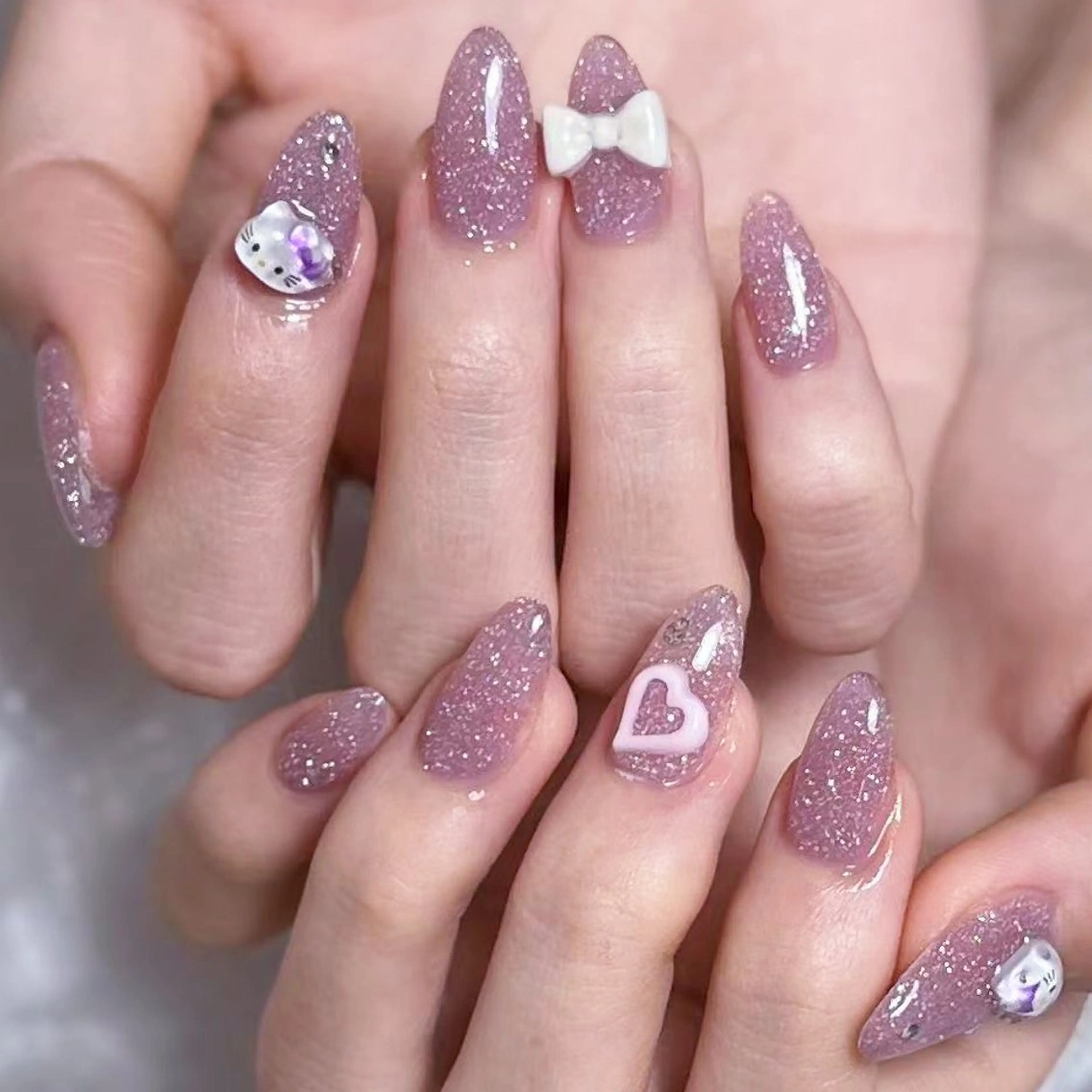 ミディアム ハンドネイル DIAMOND Nail☁️のネイルデザイン