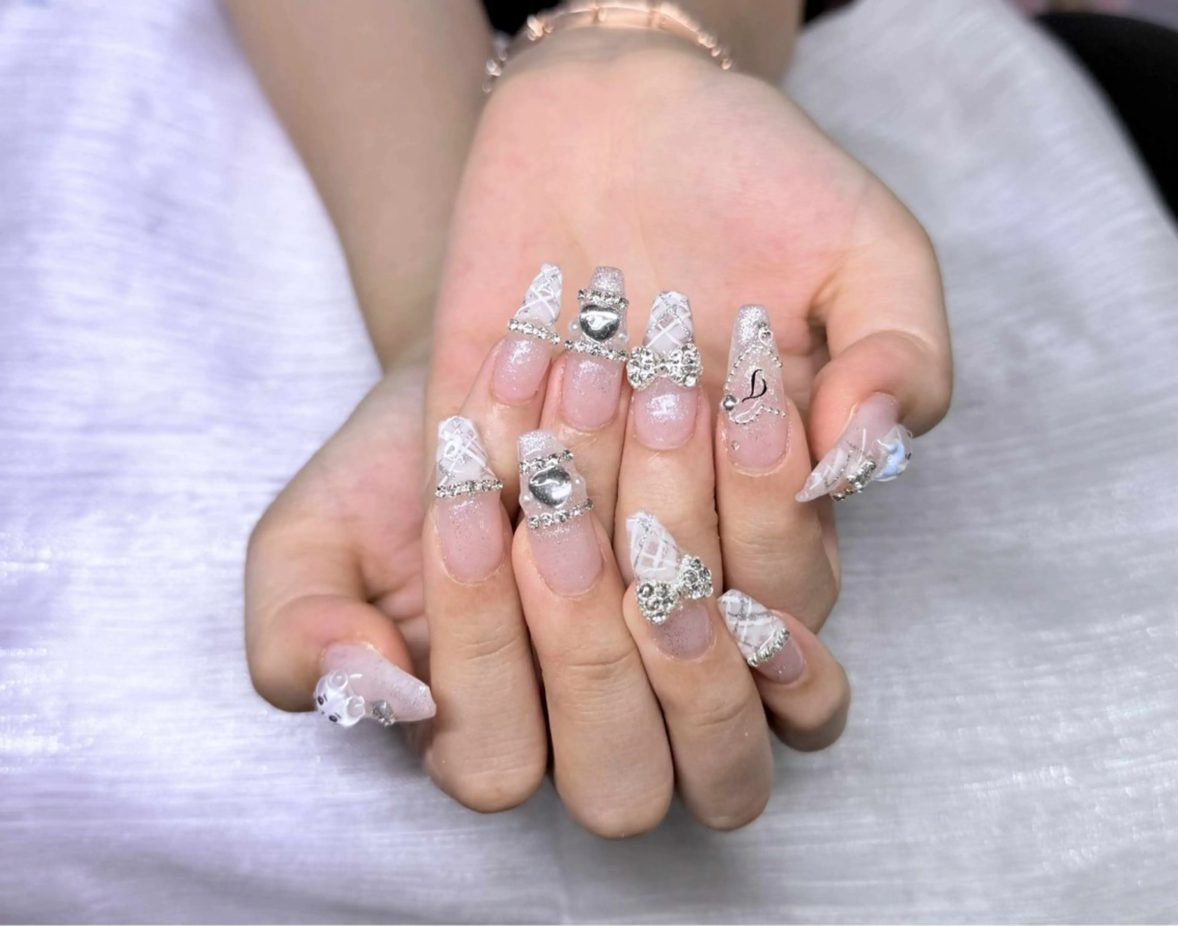 ネイル 長さ出し グラデーション 卒業式 キラキラネイル マグネットネイル ハンドネイル Lee Nailsのネイルデザイン