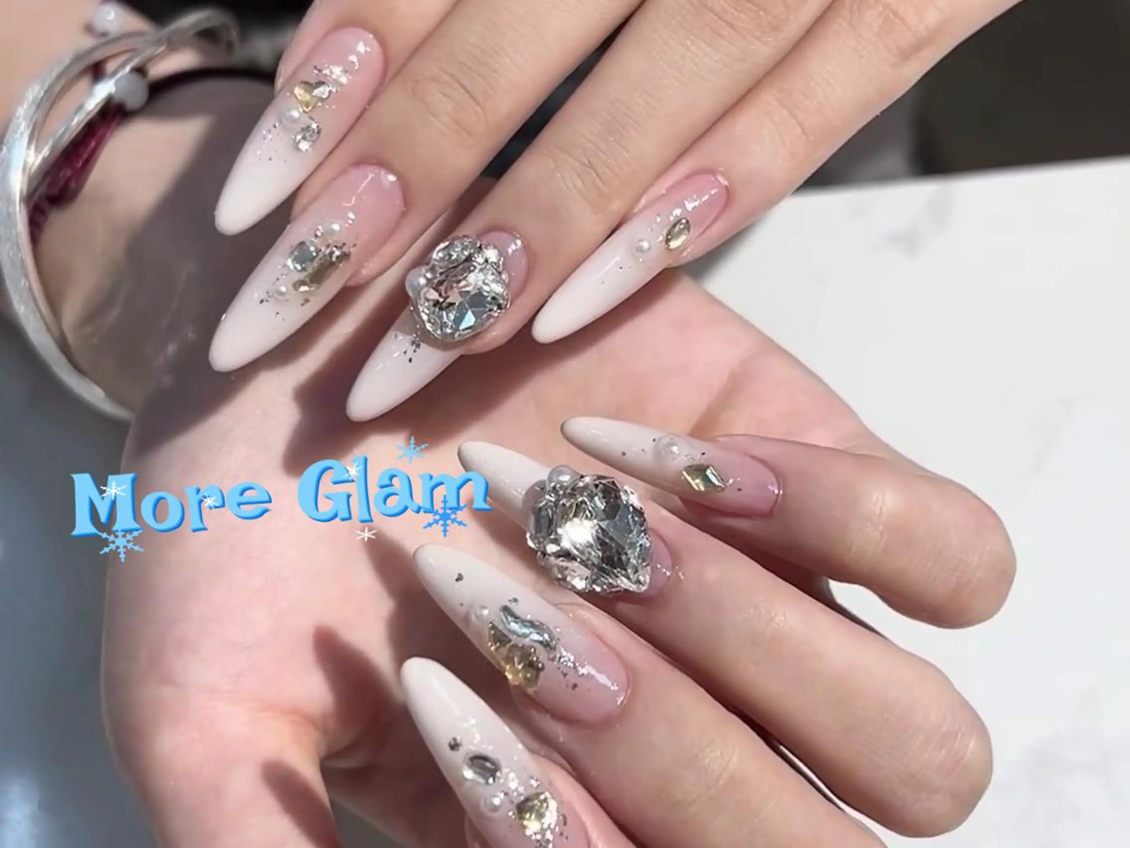 ネイル MoreGlam ネイルのネイルデザイン