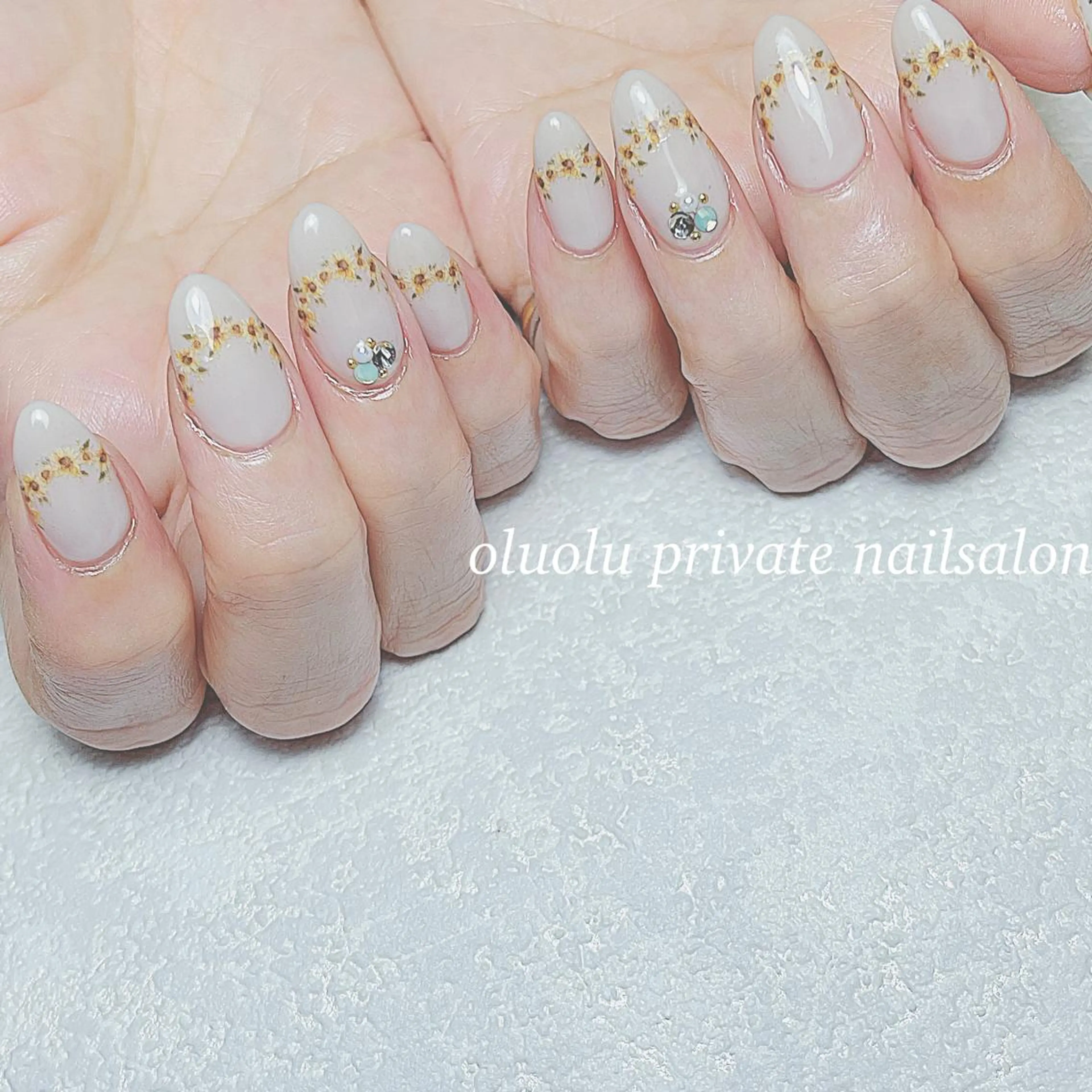 ネイル アートネイル フラワーネイル フットネイル ジェルネイル ニュアンスネイル ハンドネイル 大村 紬華のネイルデザイン